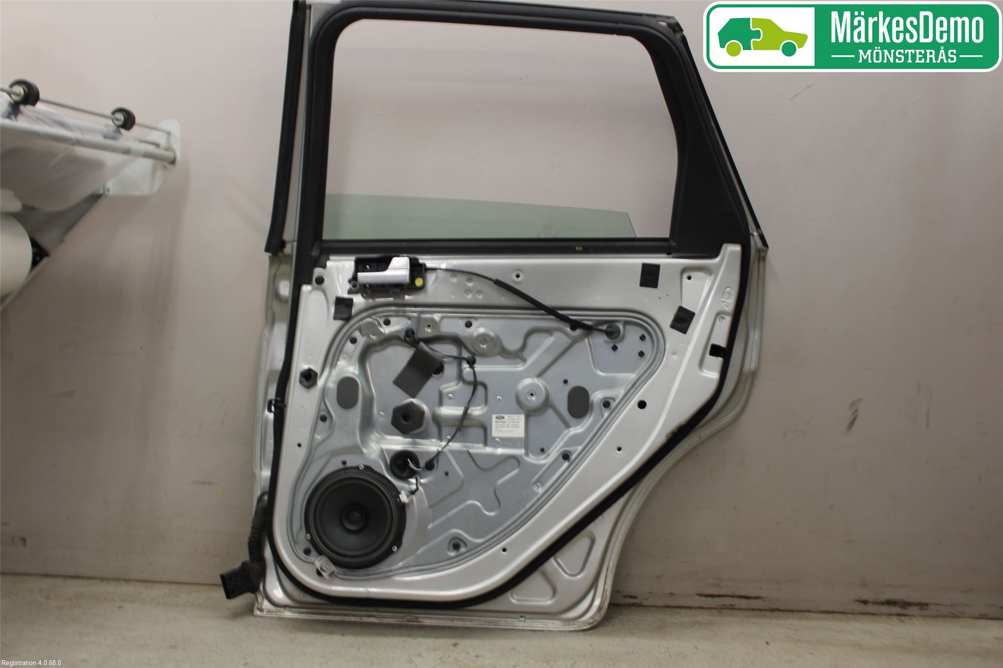 Ford FOCUS     04-07 Dörr Bak Höger