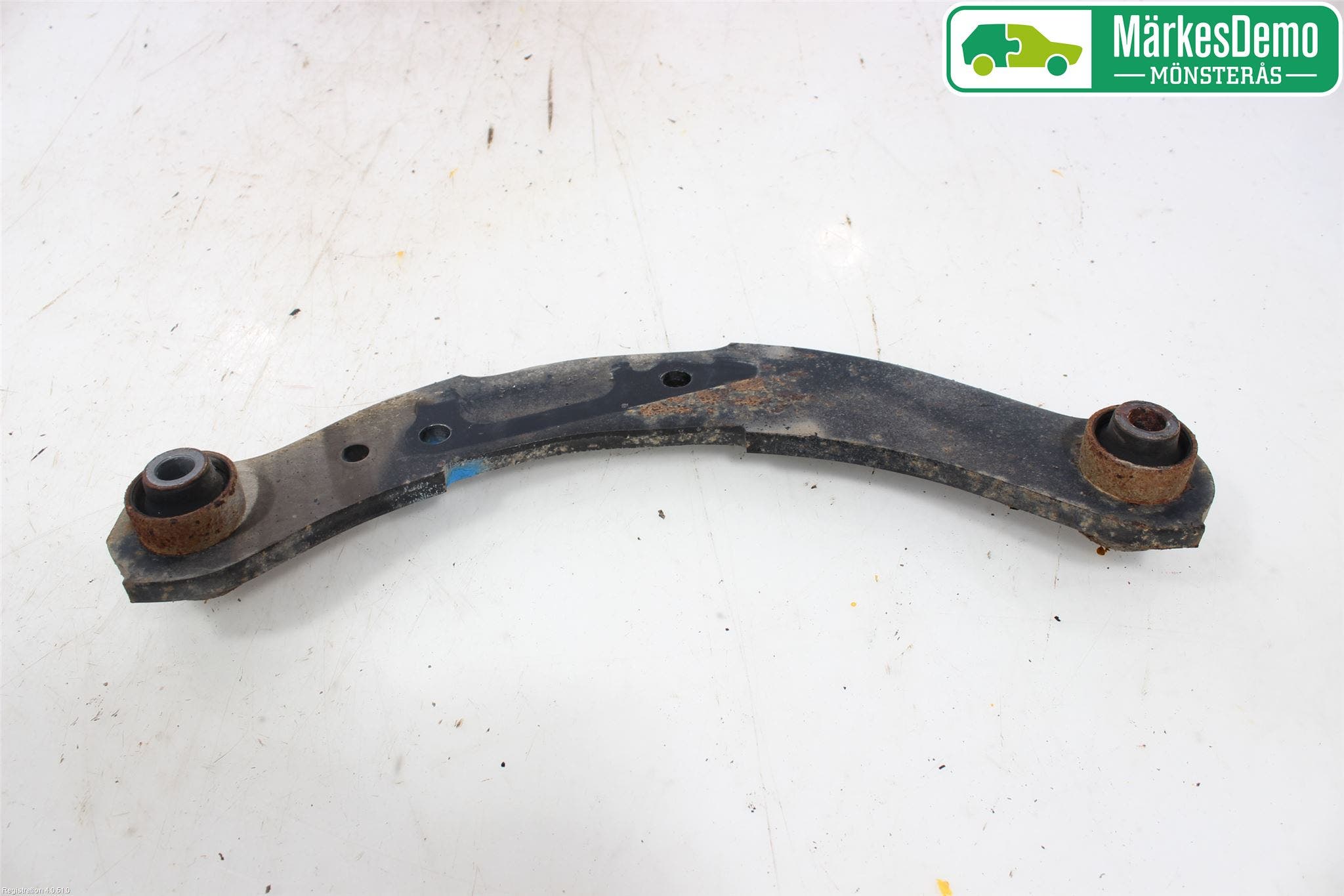 Mitsubishi OUTLANDER 13-21 Bärarm Bak Höger