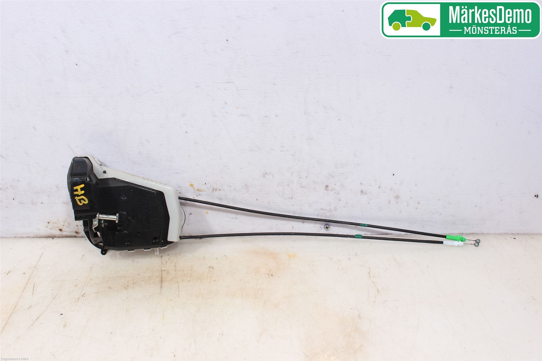 Toyota YARIS XP130 12-14 Låskista-Dörrlås