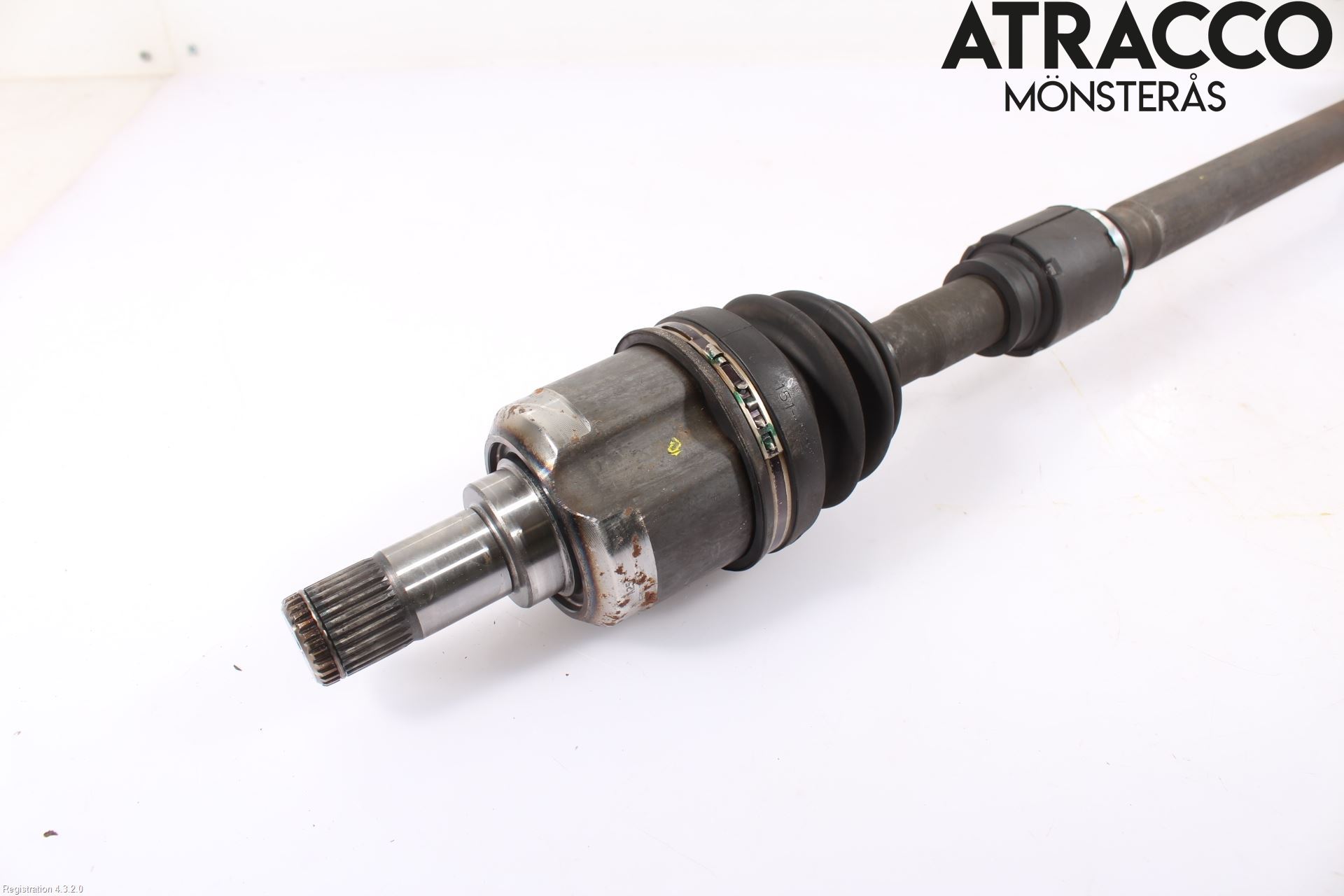 Mitsubishi ECLIPS CROSS Drivaxel Fram Höger