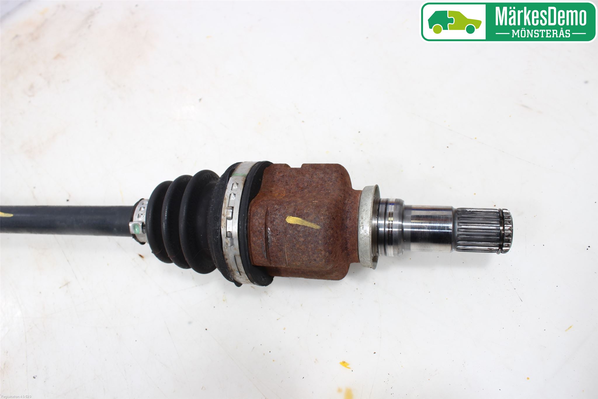Toyota YARIS XP130 12-14 Drivaxel Fram Vänster