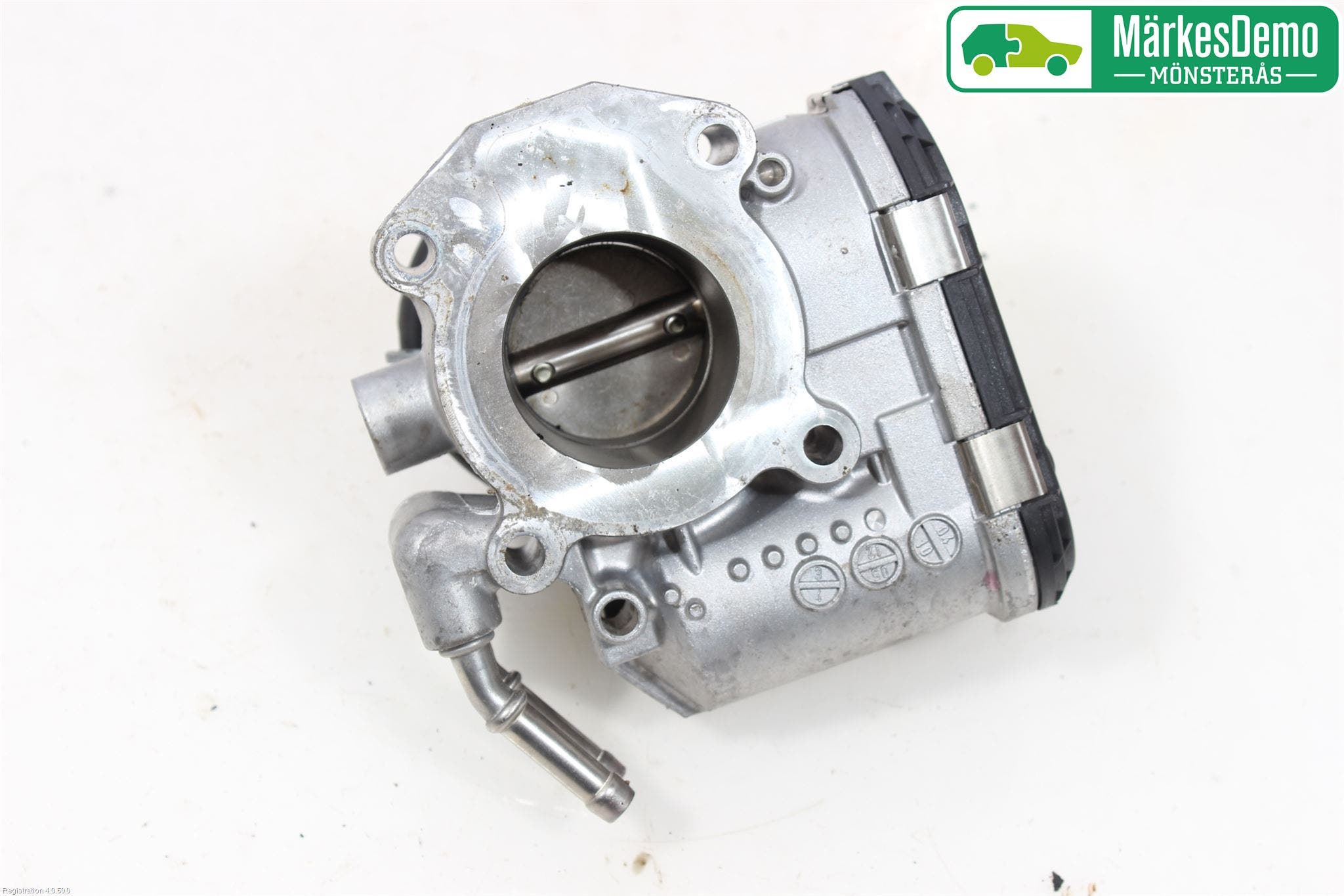 Toyota YARIS XP130 12-14 Injspjällhus