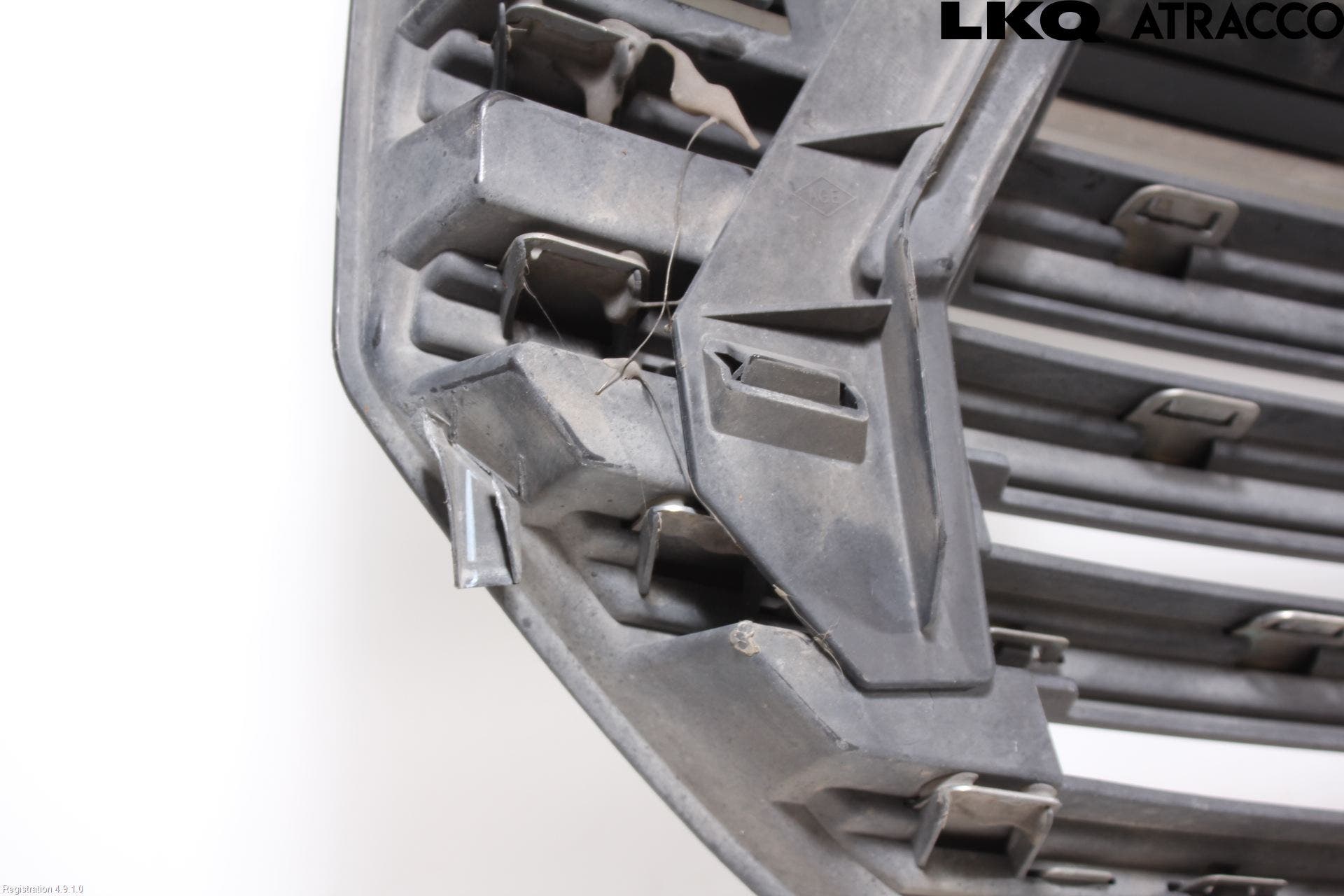 Opel VIVARO 15-19 Grill Komp