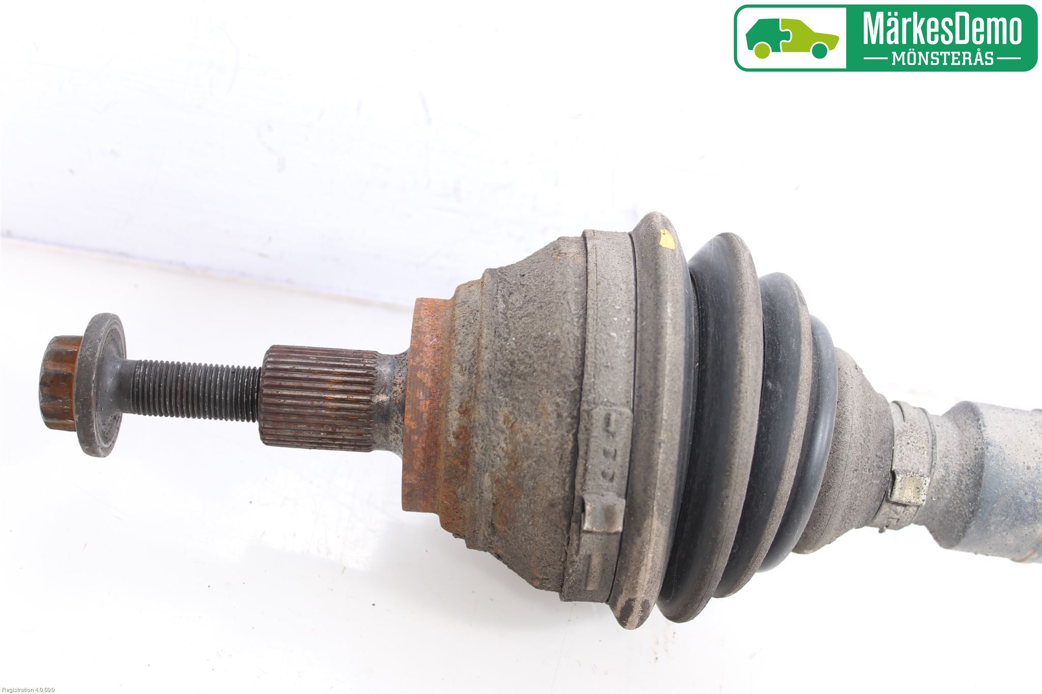 Volkswagen VW PASSAT 11-14 Drivaxel Fram Höger