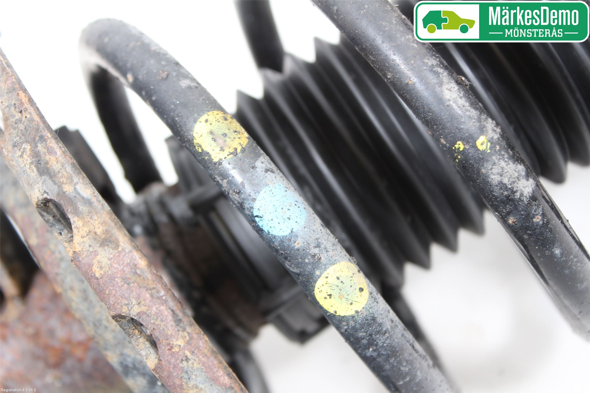 Volvo V70 08-13 Fjäderben Fram Höger