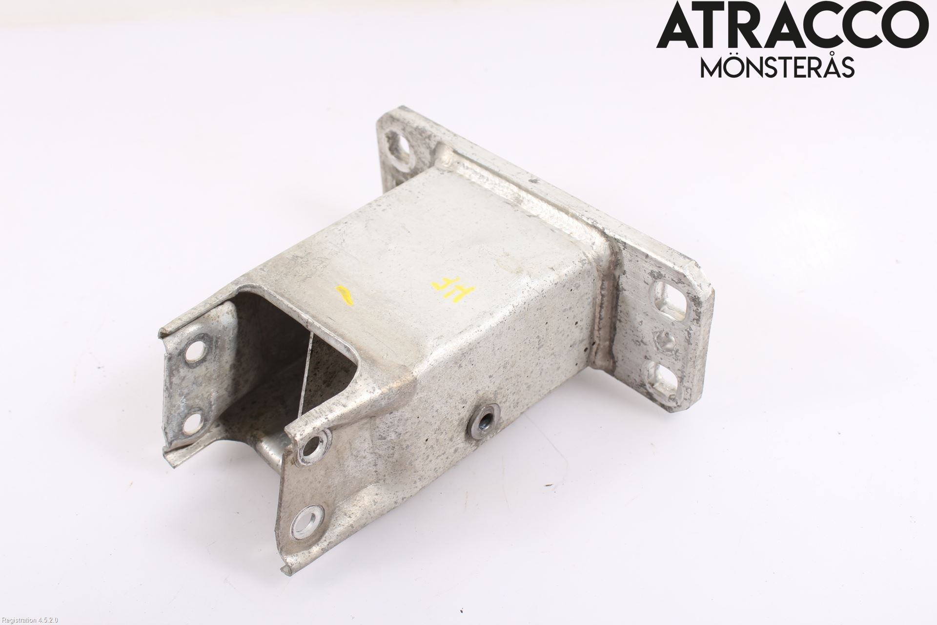 BMW 5 E60/61 Sed/Tou 02-10 Stötfångarbärjärn Fram