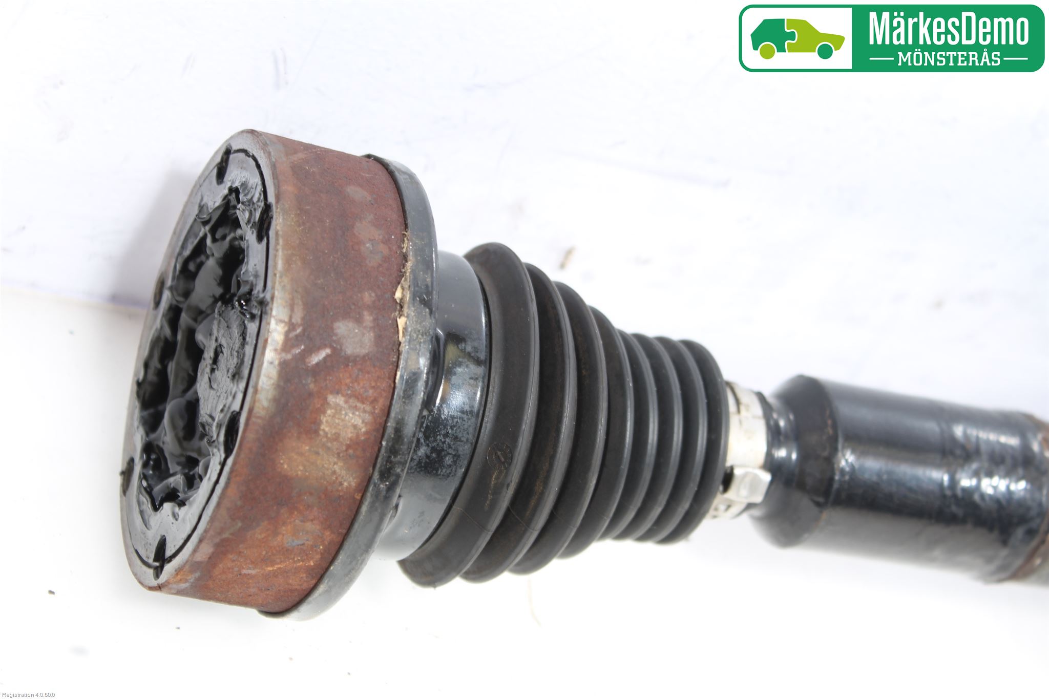 Audi A3/S3     04-05 Drivaxel Fram Höger