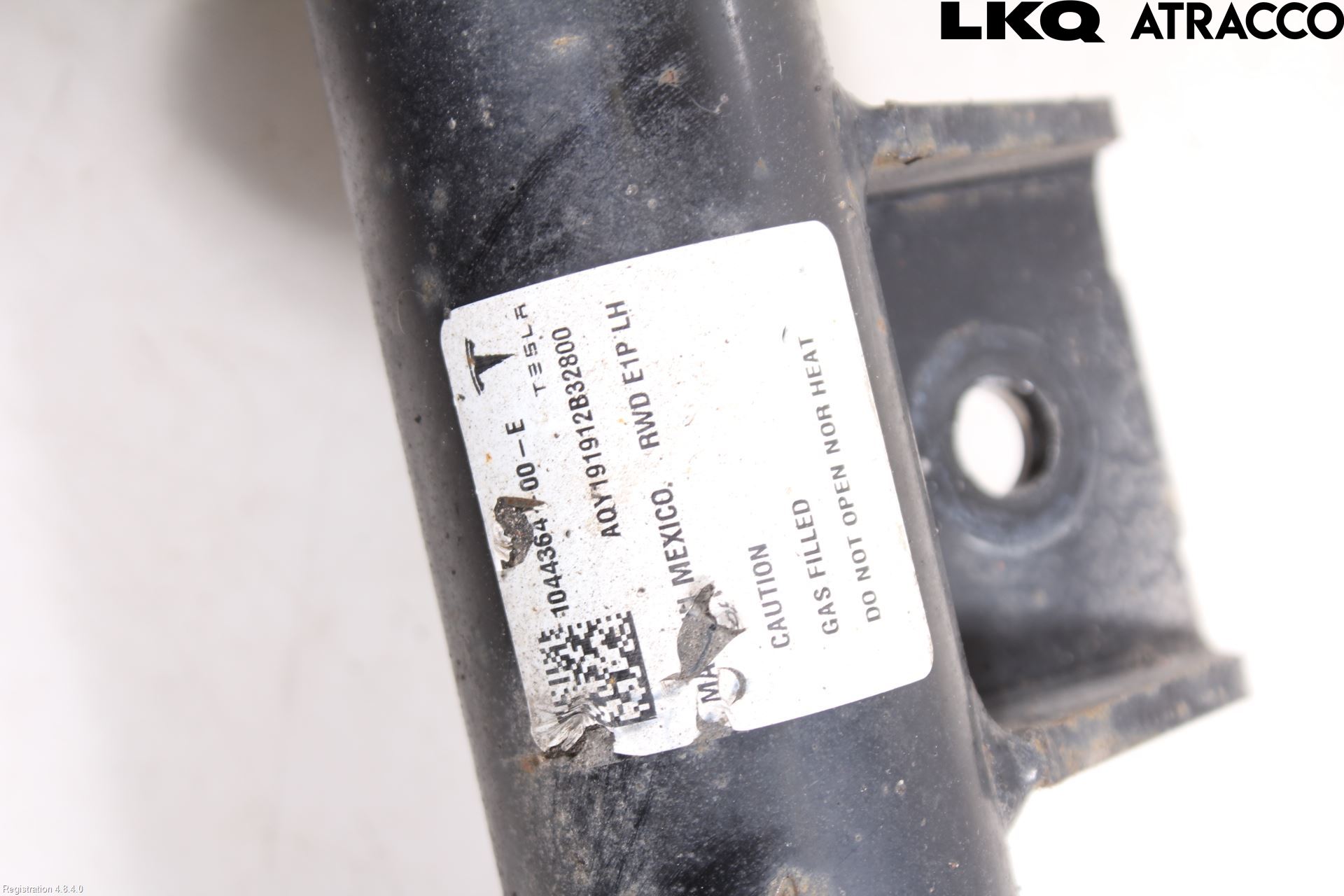 Tesla MODEL 3 17- Fjäderben Fram Vänster