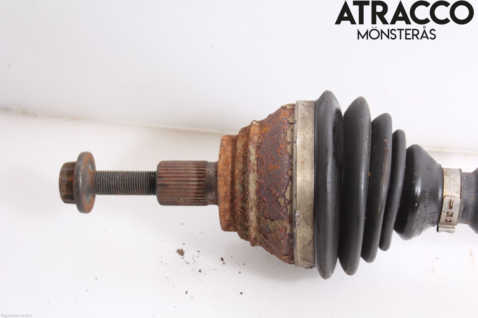 Volkswagen VW TOURAN 03-10 Drivaxel Fram Höger