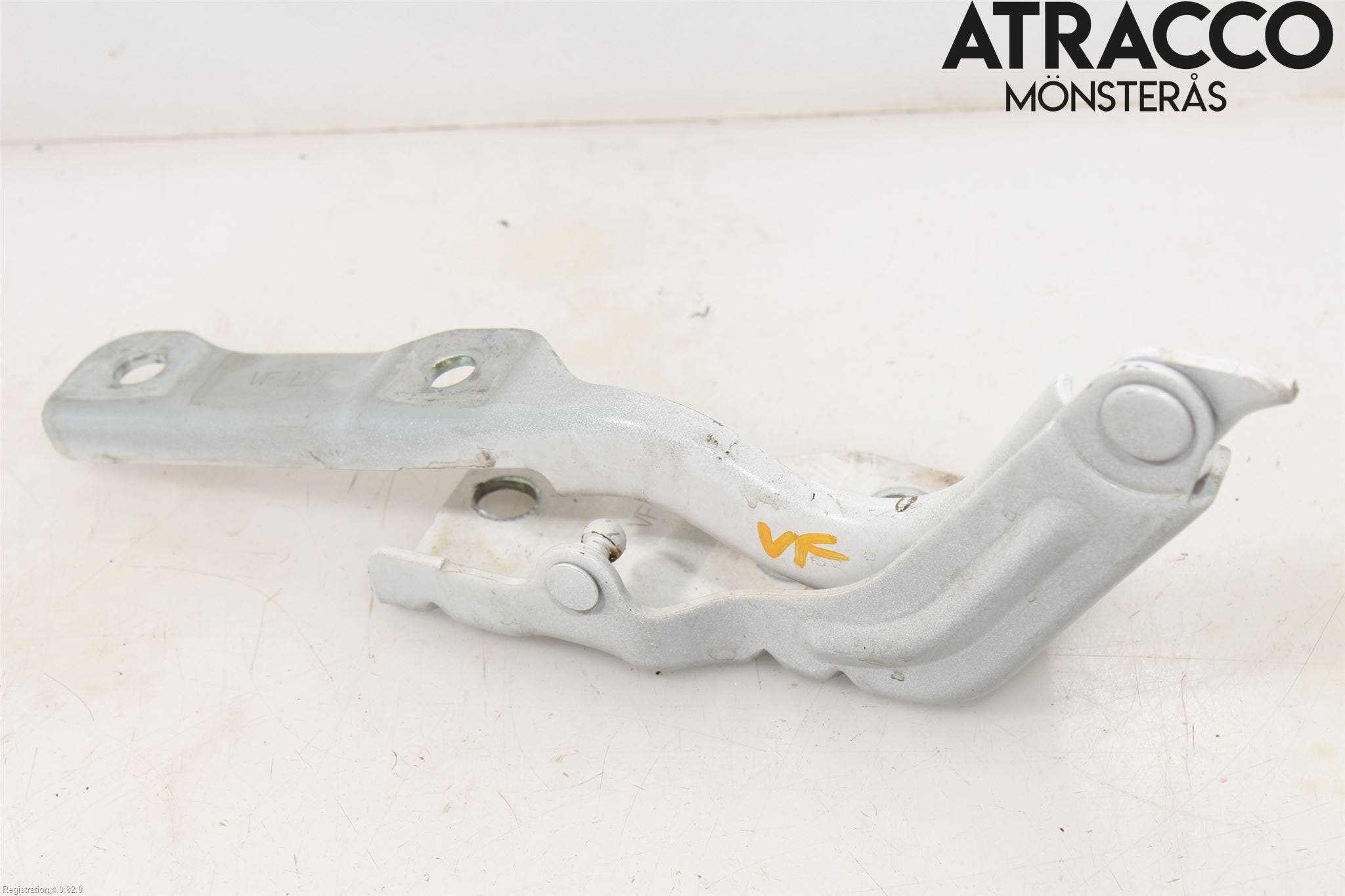 Hyundai i40 16-18 Huvgångjärn