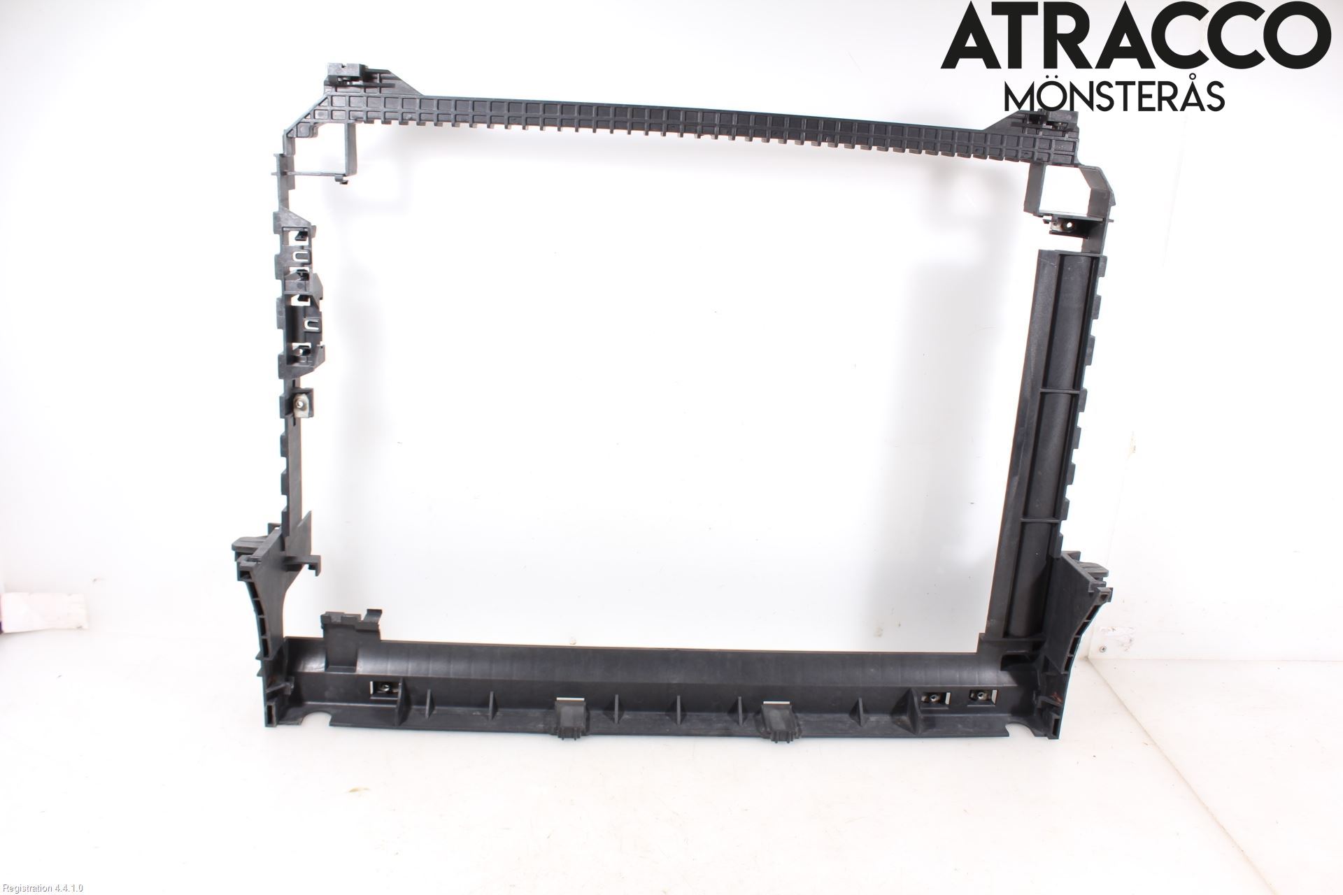 Jaguar F-PACE Kylarfäste-Ram-Balk