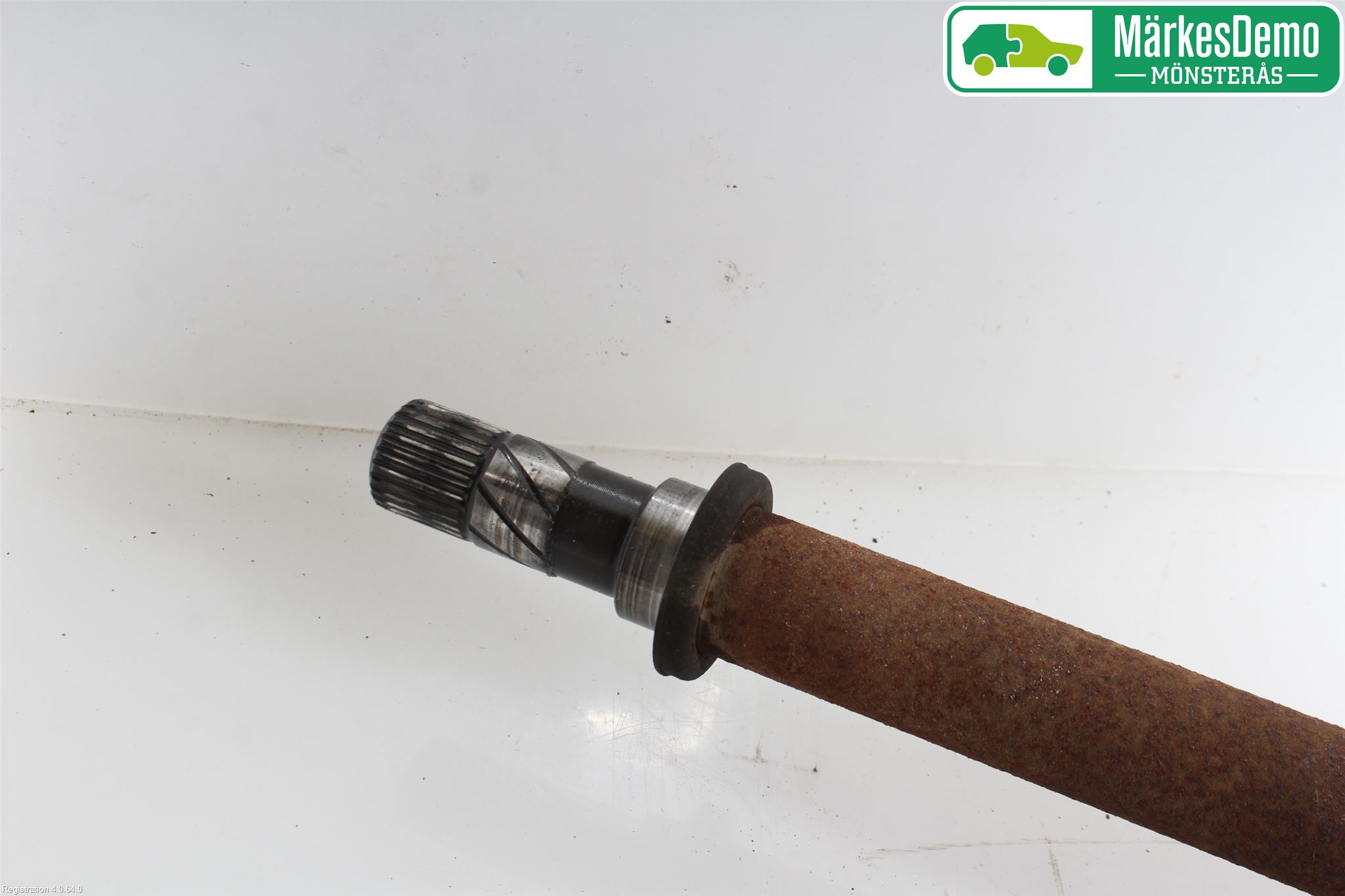 Nissan NV200/NV200 COMBI Drivaxel Fram Höger