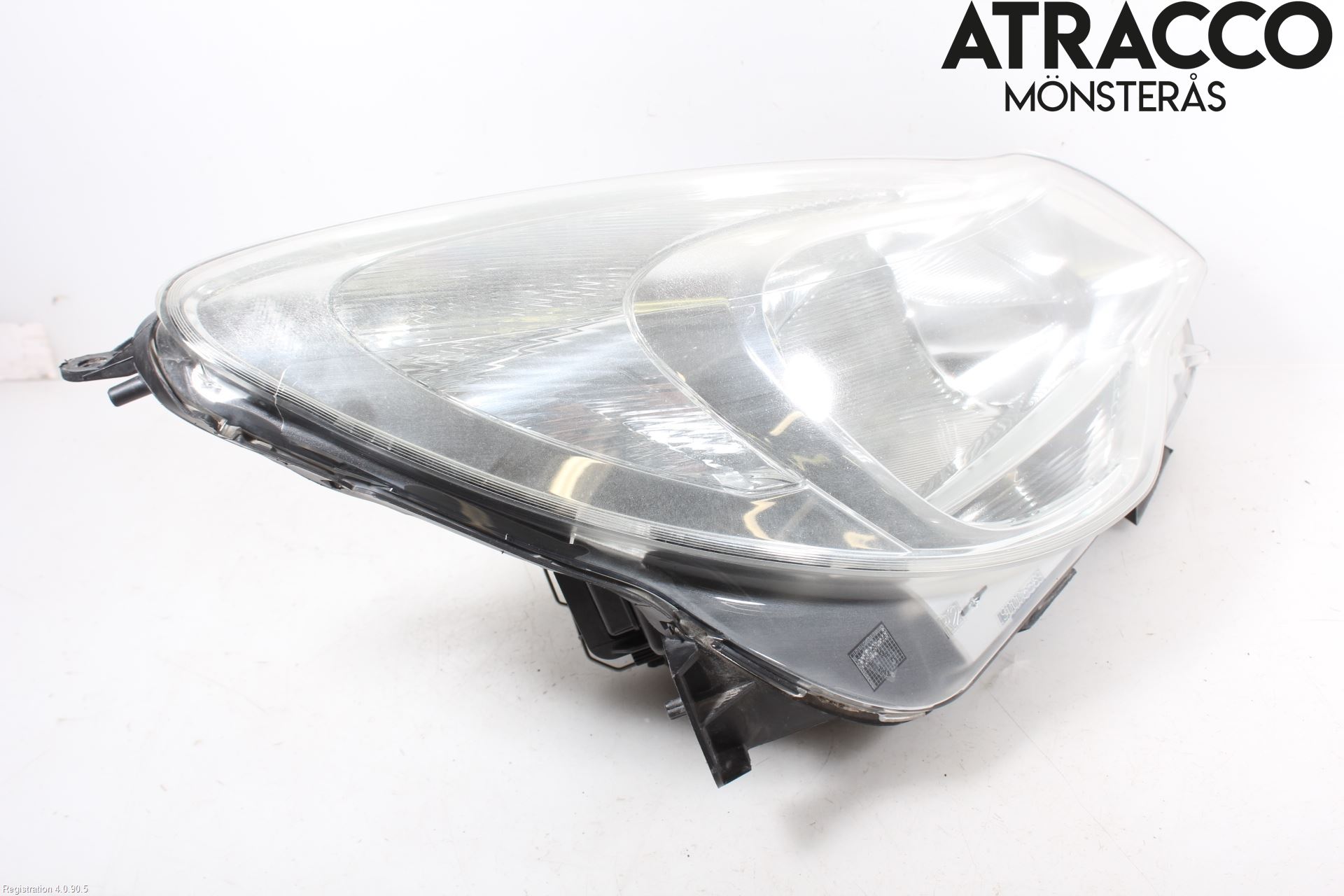 Opel CORSA D 07-14 Strålkastare Höger