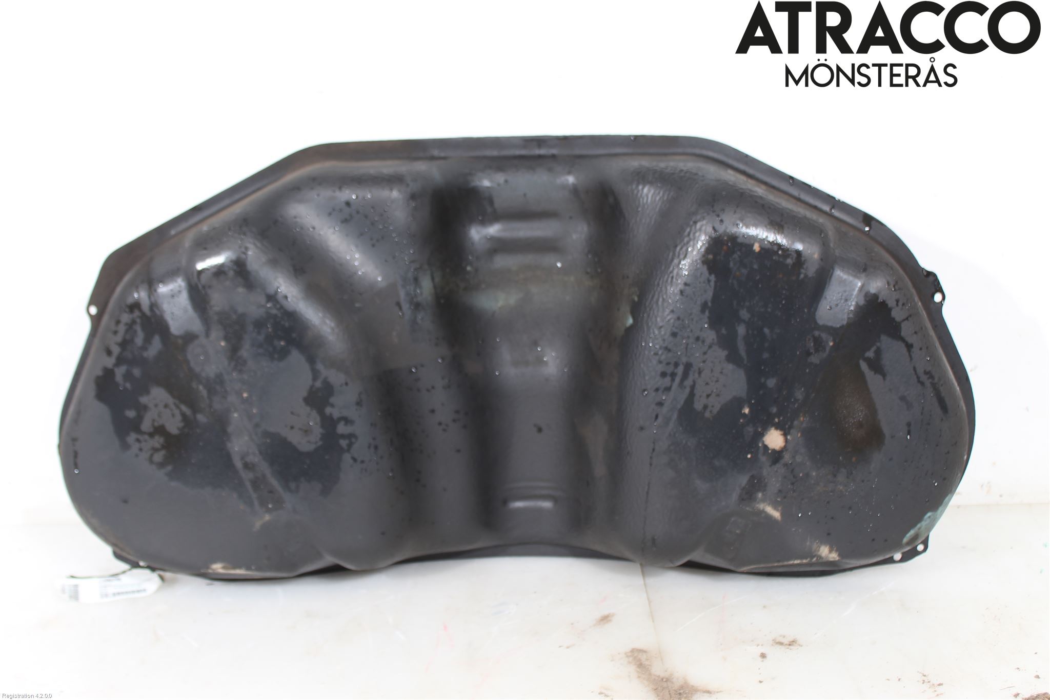 Subaru OUTBACK 15-20 Bränsletank Insprutning