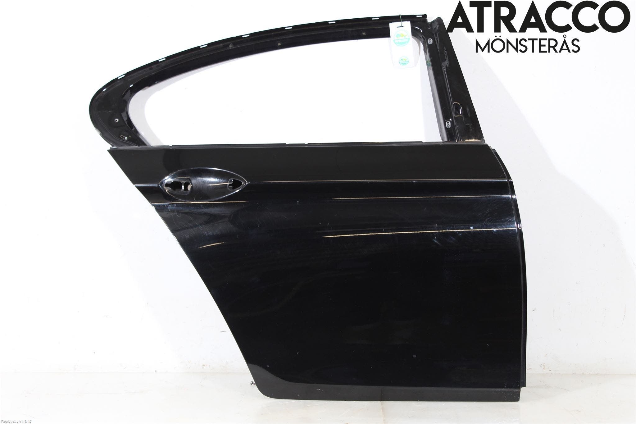 BMW 5 F10/F11/F18 09-17 Dörr Bak Höger