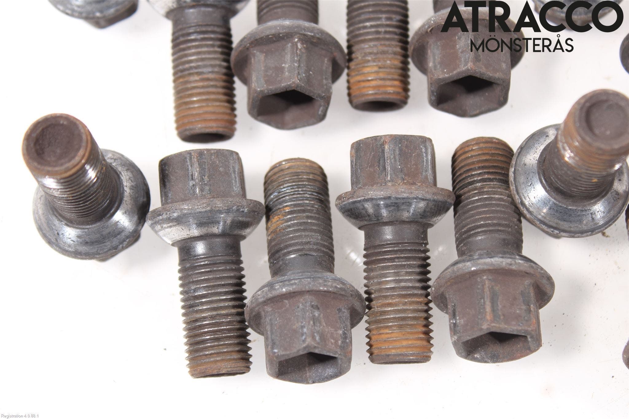 Mercedes-Benz MB A-KLASS (W176) 13-18 Hjulmutter-Bult-Sats