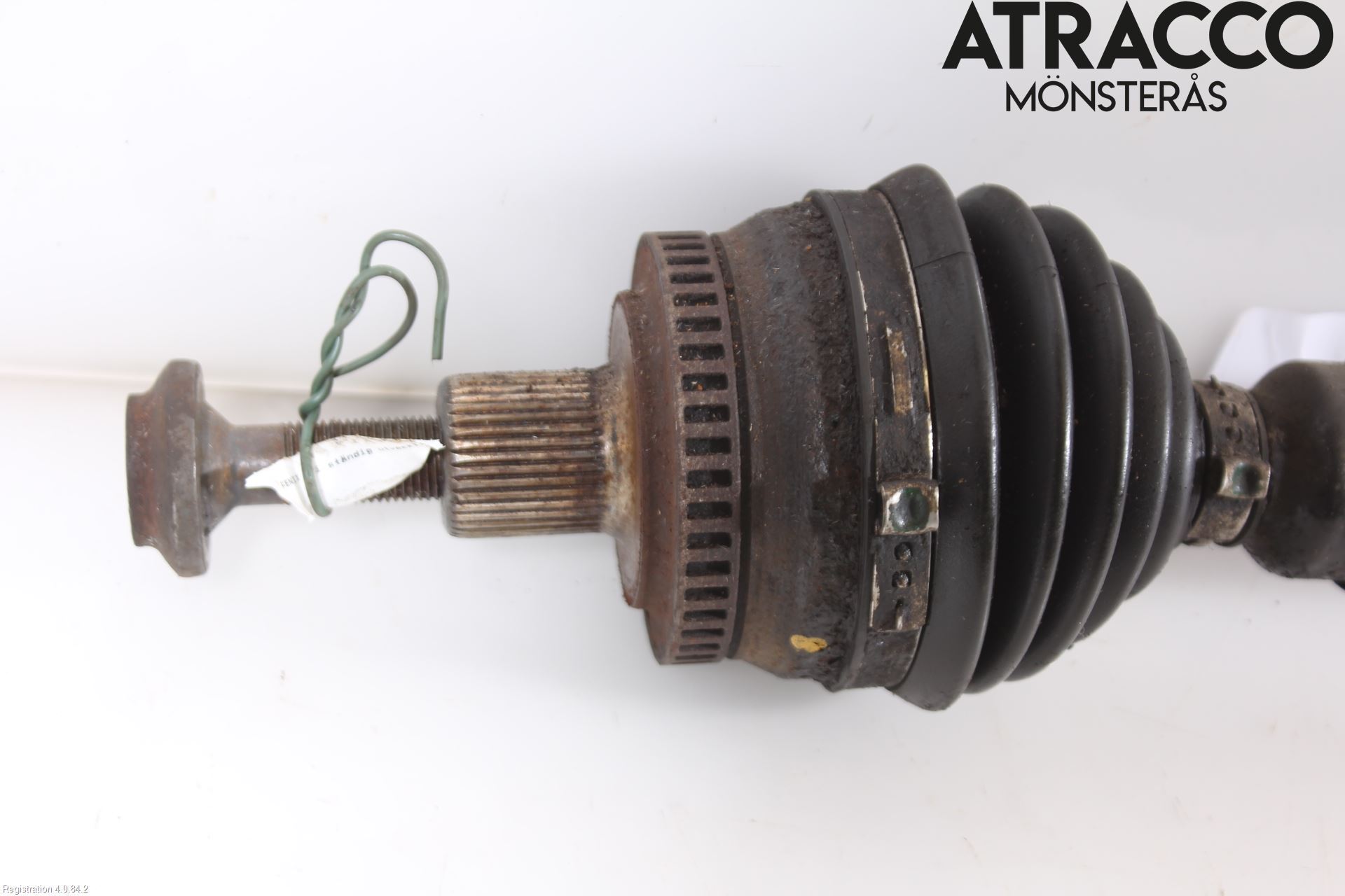 Audi A4/S4 01-05 Drivaxel Fram Vänster