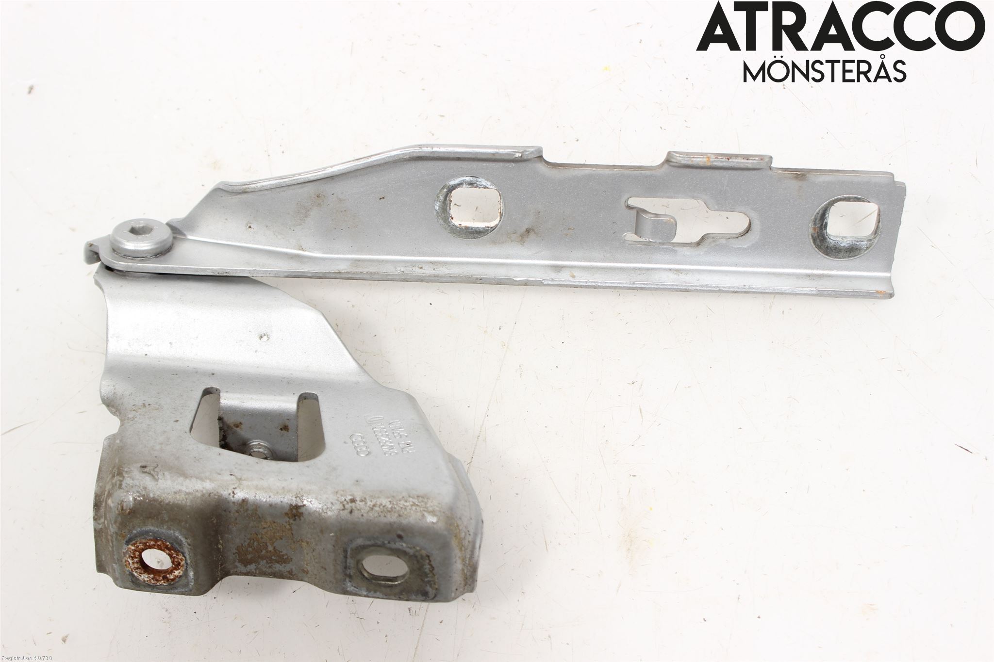 Audi A4/S4 08-11 Huvgångjärn