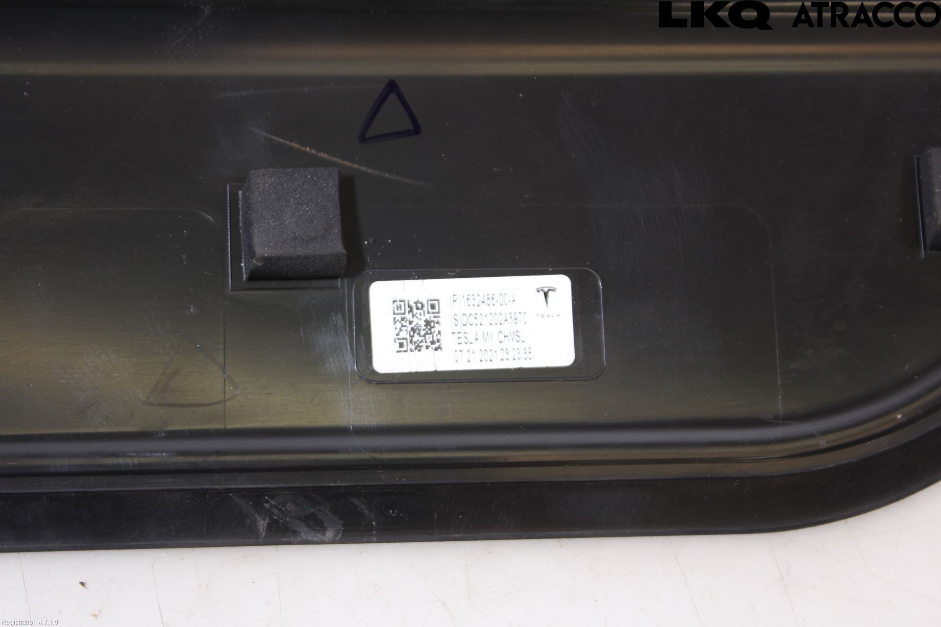 Tesla MODEL Y 21- Bromsljus Bakruta