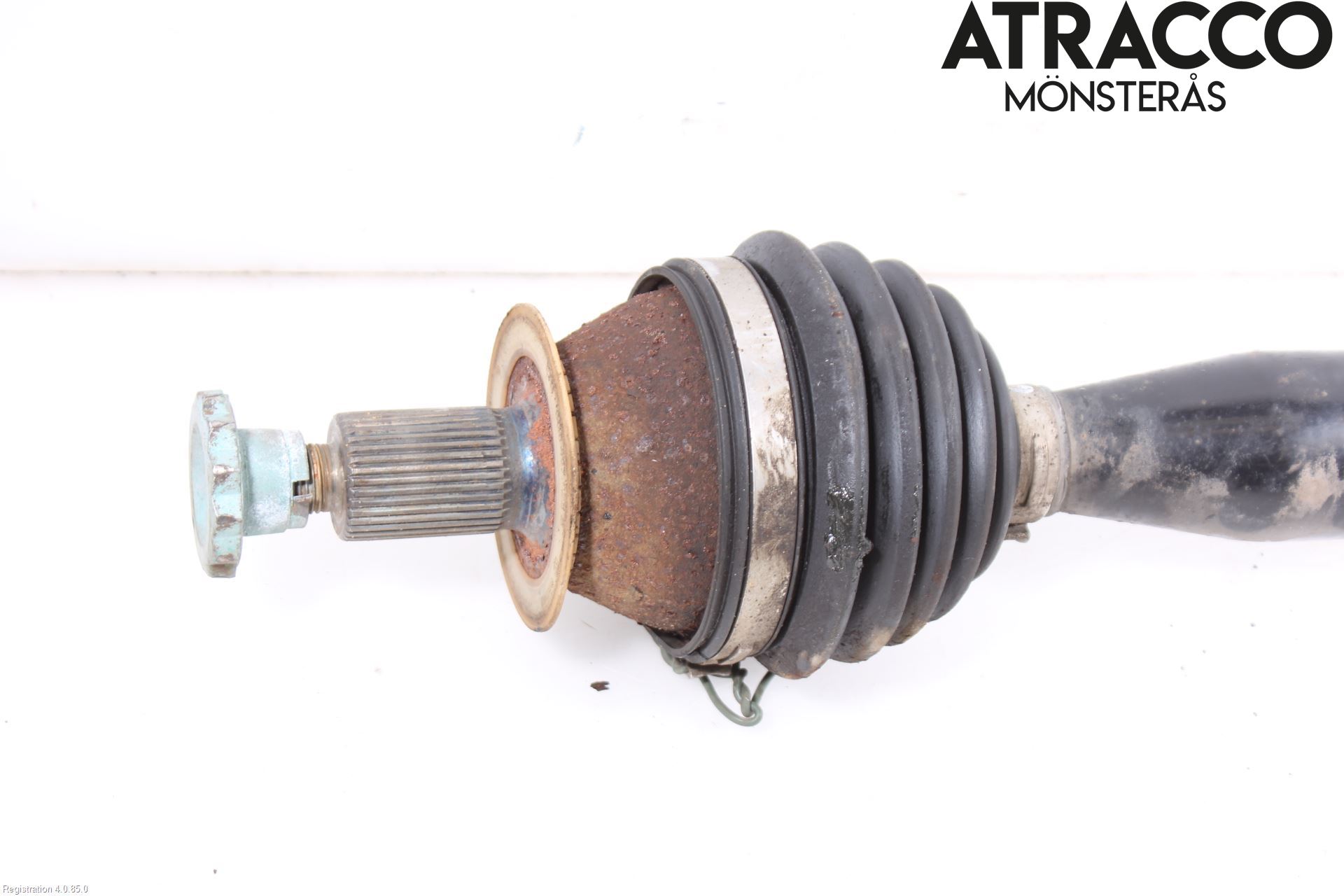 Volkswagen VW POLO 10-17 Drivaxel Fram Höger