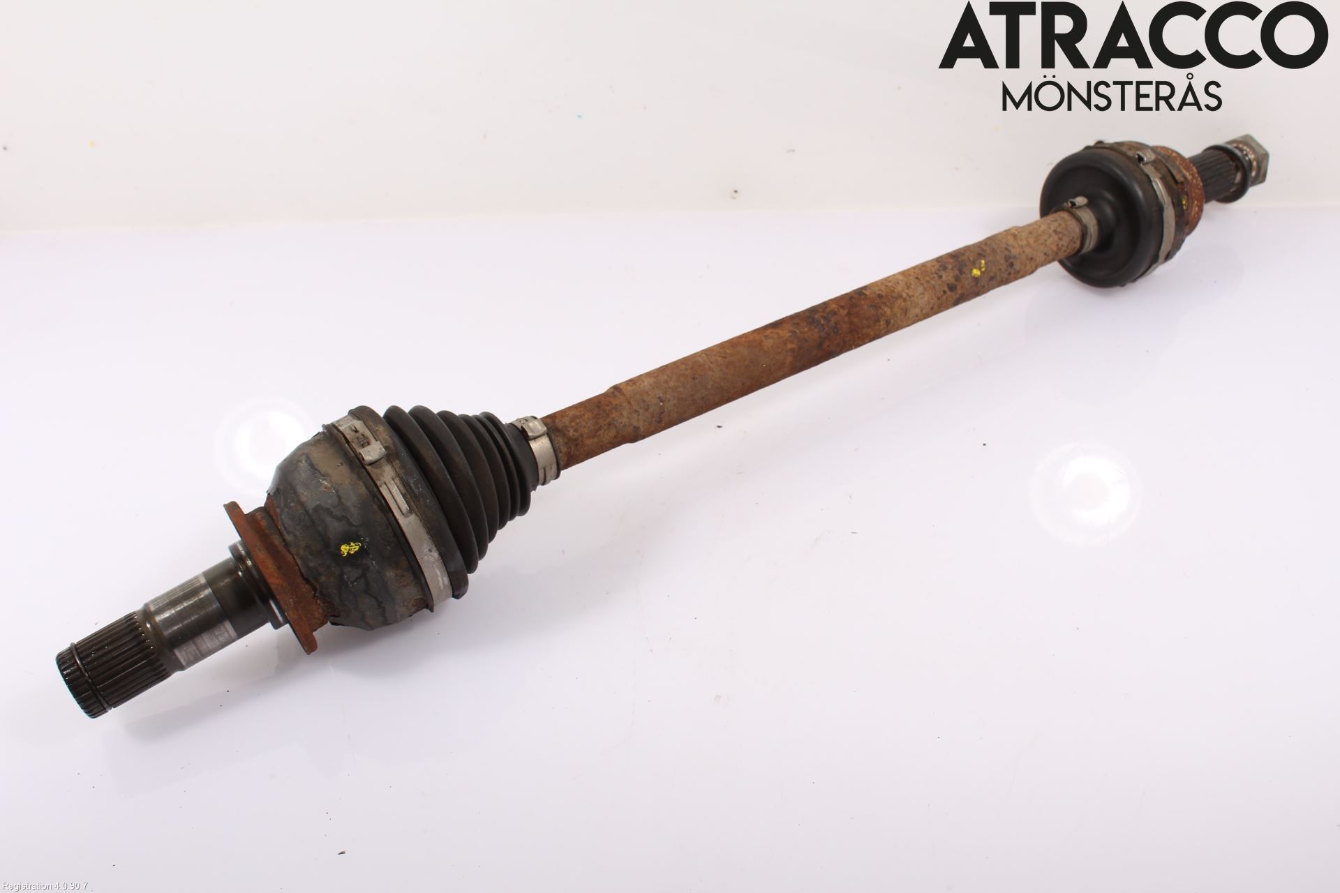 Jaguar XE (X760) 15-24 Drivaxel Bak Vänster