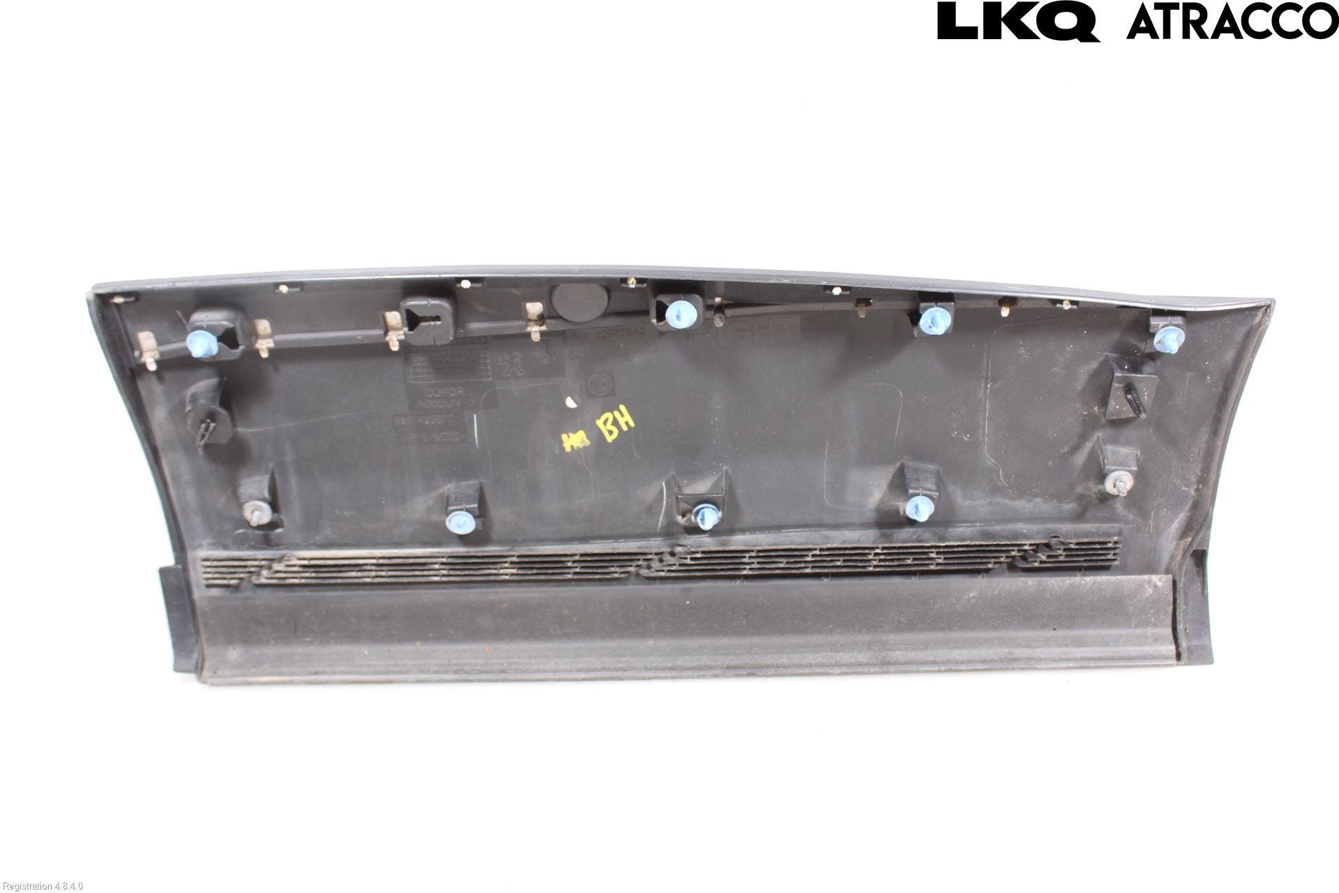 Peugeot 3008 17-24 List Hö