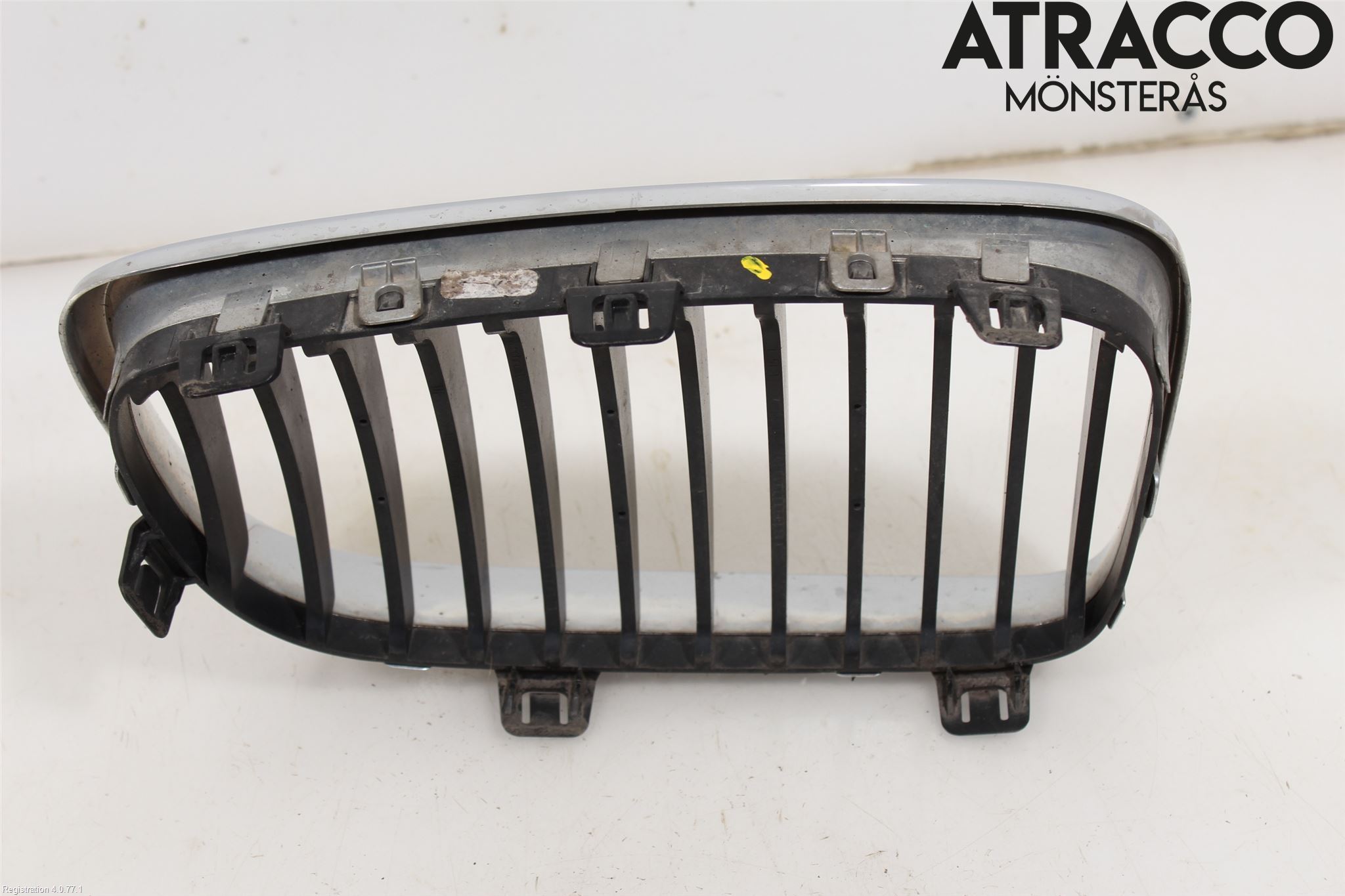 BMW 1 E87/81 5D/3D 03-11 Grilldel Vänster