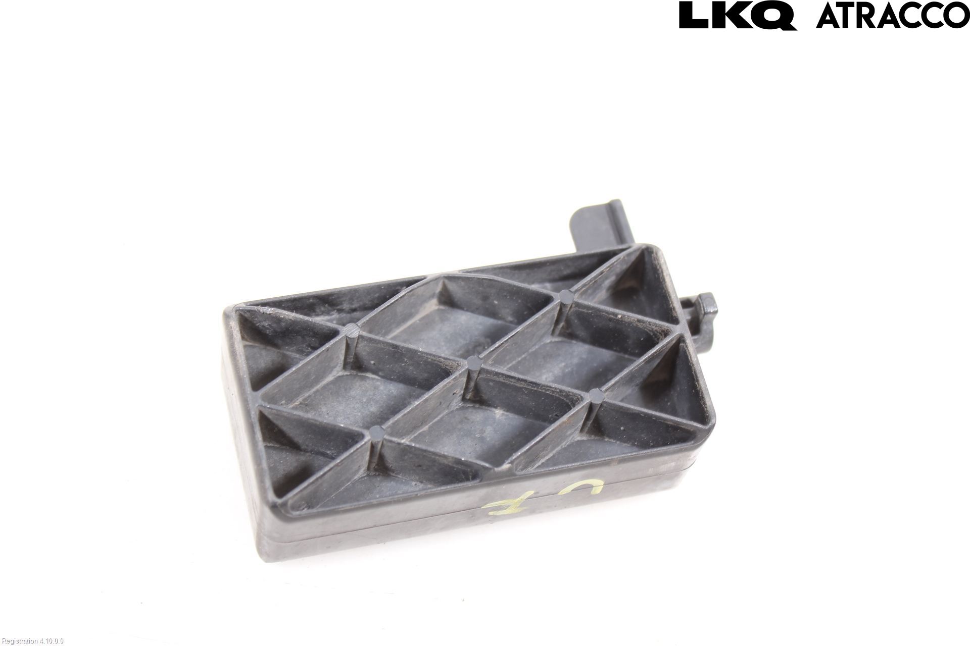 Volvo V70 08-13 Kylarfäste-Ram-Balk