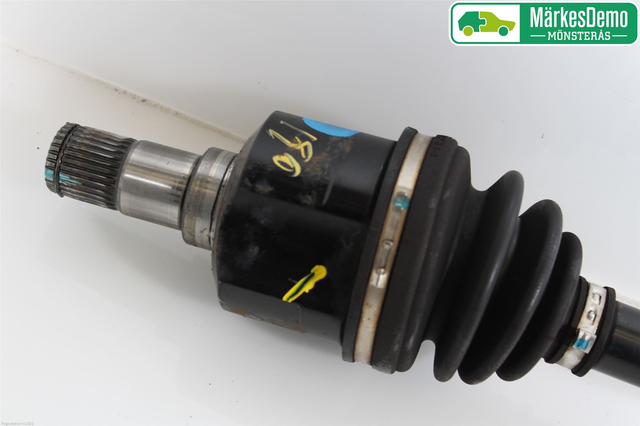 Hyundai i40 08-15 Drivaxel Fram Höger