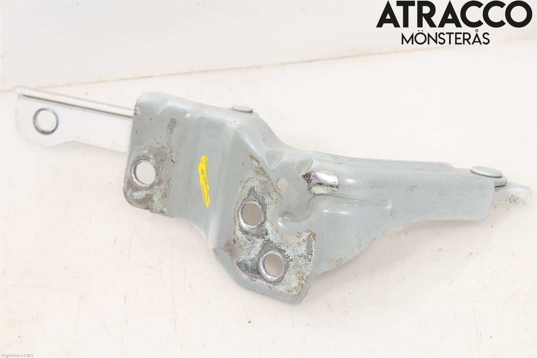 Hyundai i40 16-18 Huvgångjärn