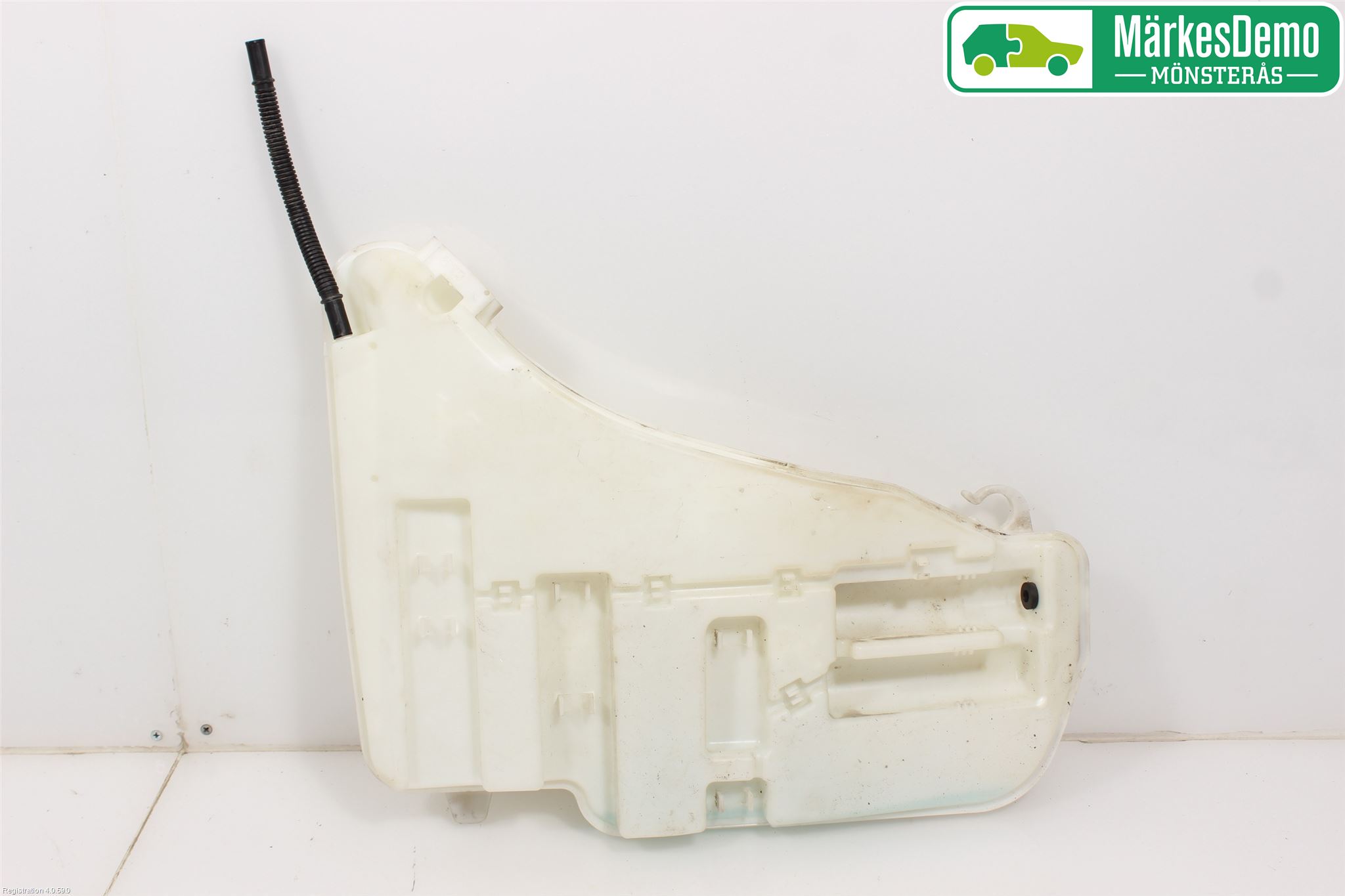 BMW 5 F10/F11/F18 09-17 Spolartank Vindruta-Strål
