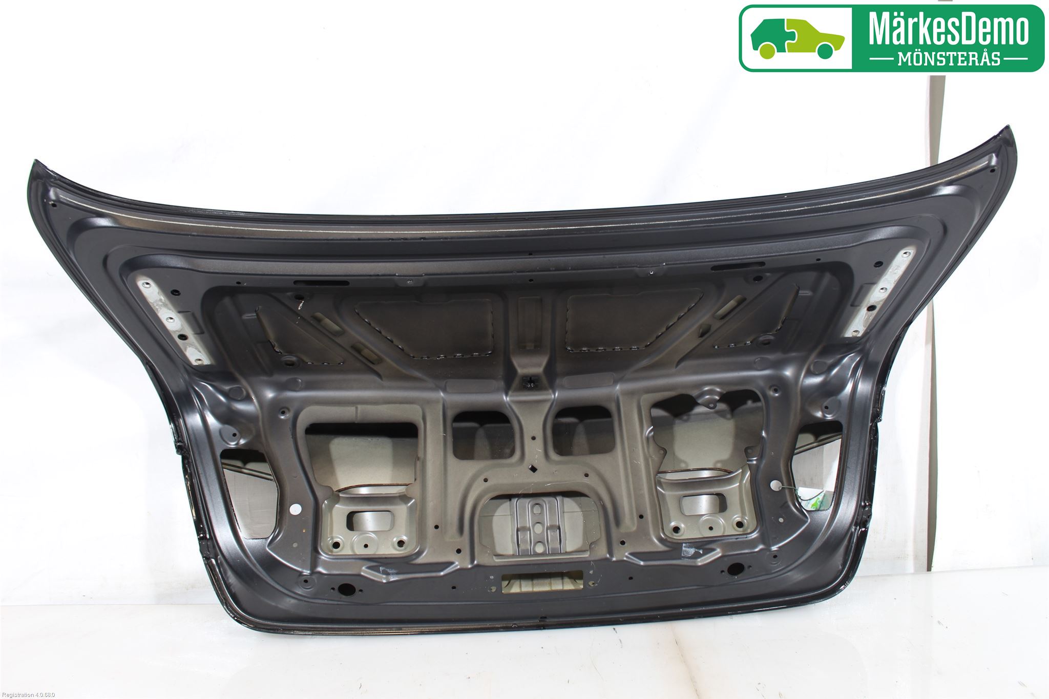 BMW 5 F10/F11/F18 09-17 Baklucka (Ej Med Ruta)