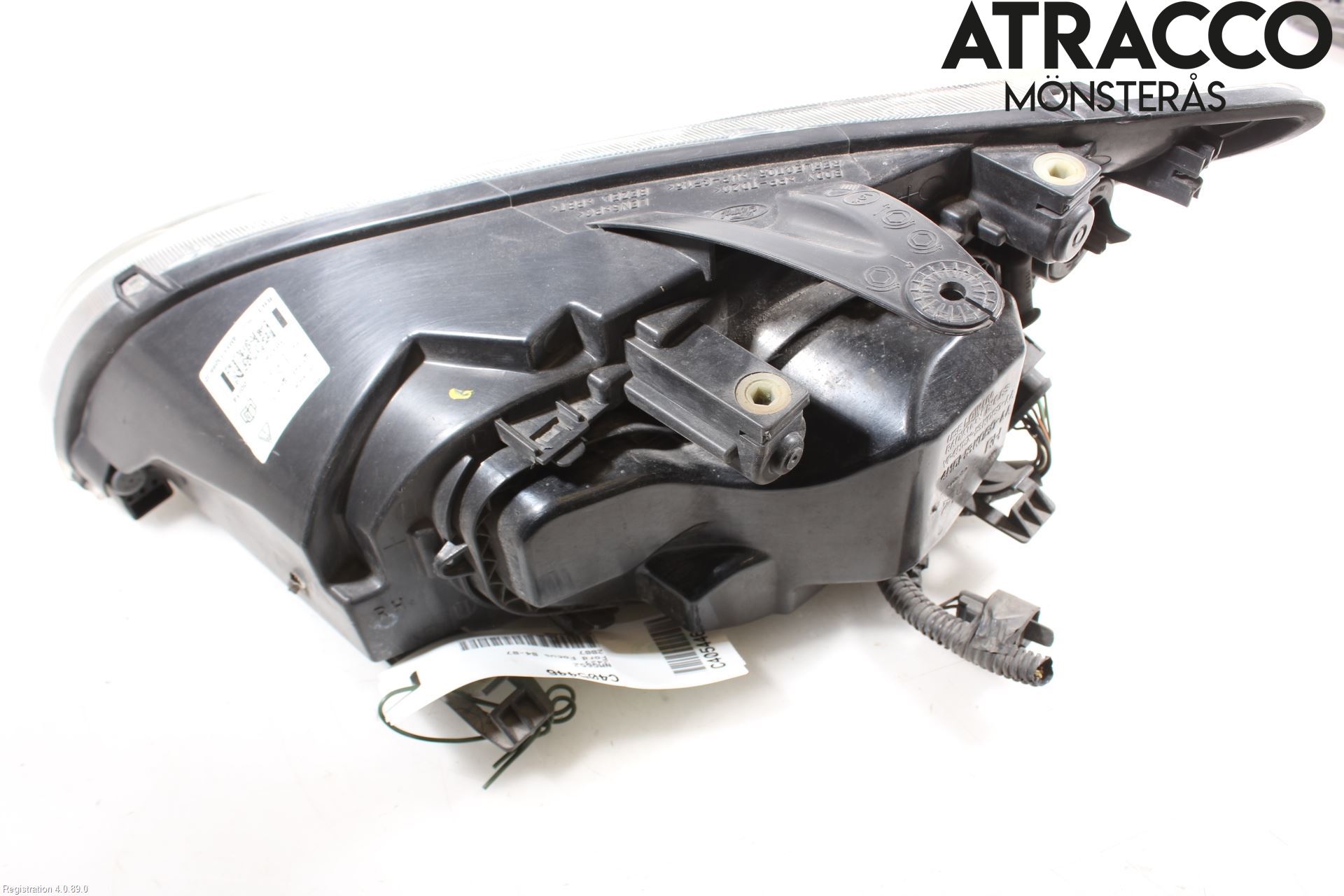 Ford FOCUS     04-07 Strålkastare Höger