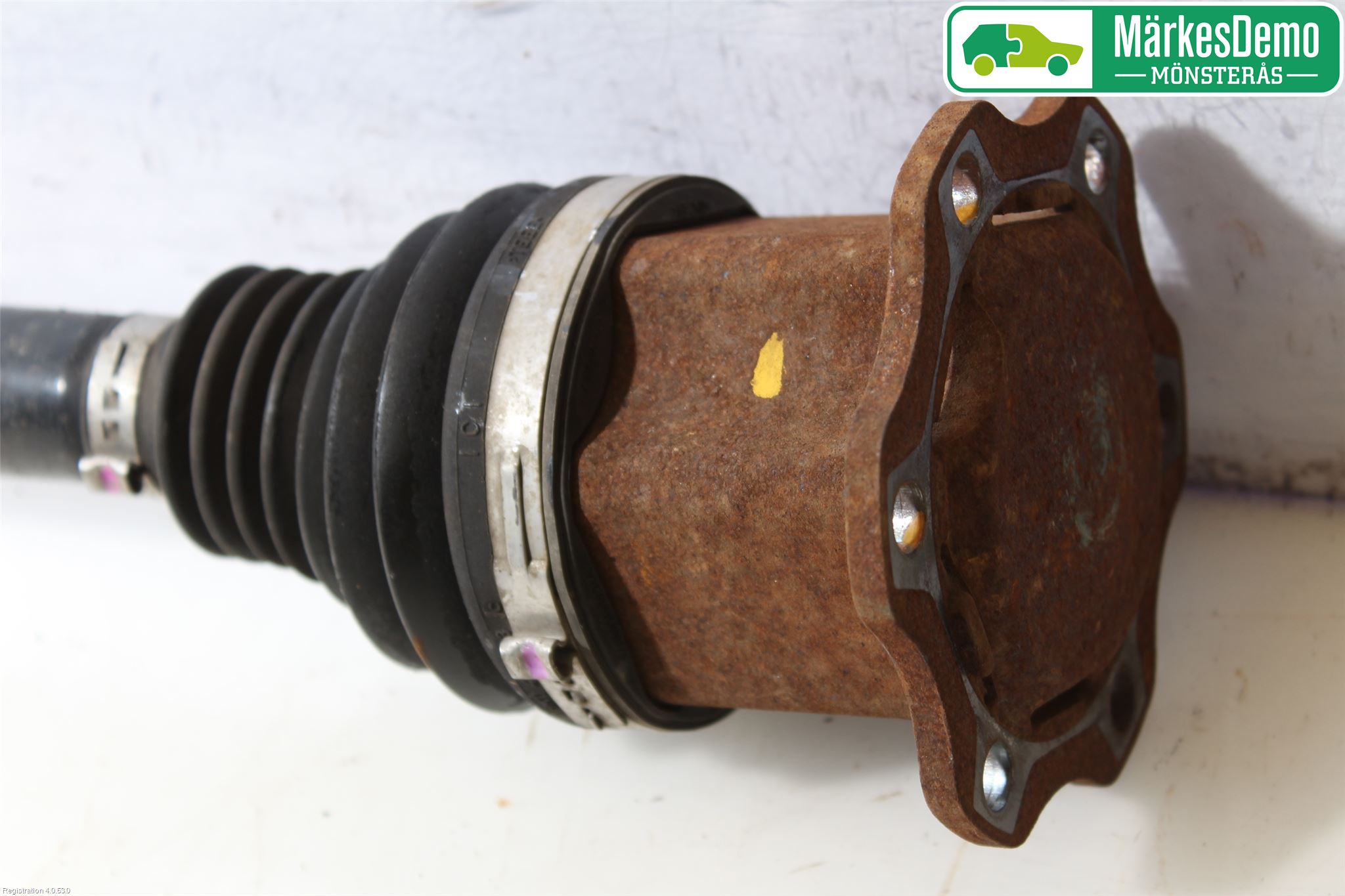 Audi A4/S4 08-11 Drivaxel Fram Vänster