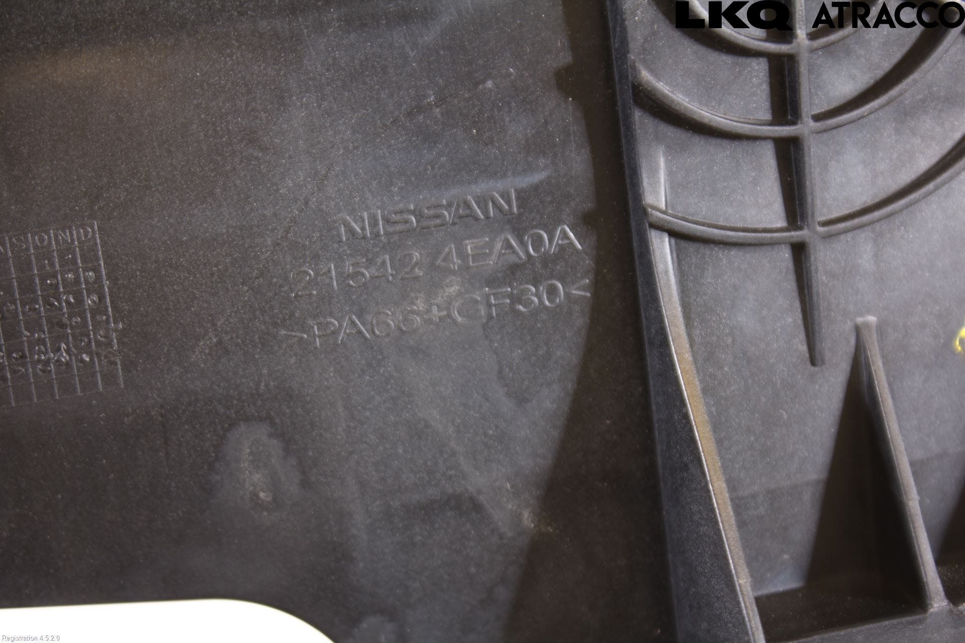 Nissan QASHQAI 14-17 Kylarfäste-Ram-Balk