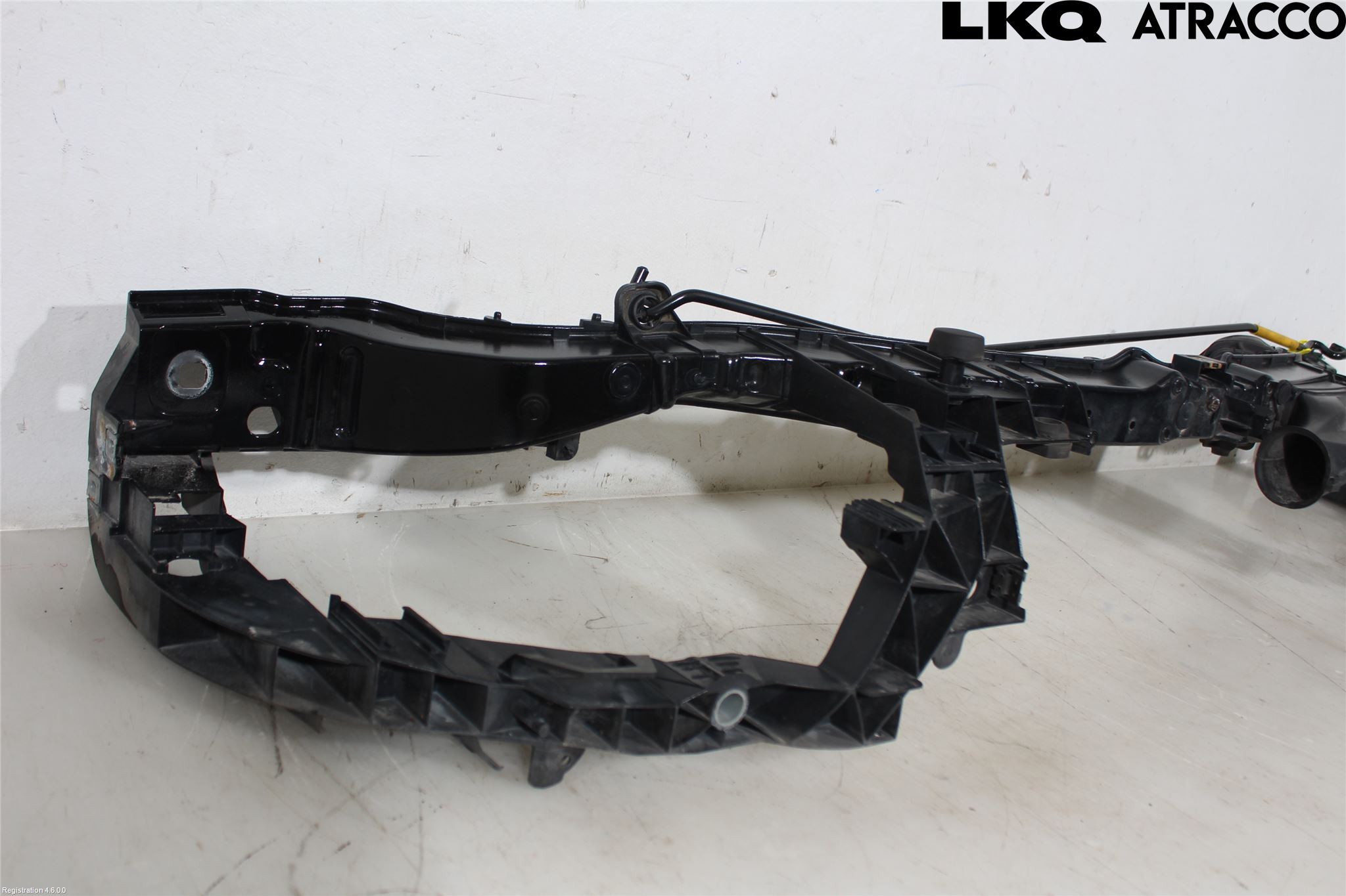 Ford FOCUS 15-18 Front Huvlåsplåt-Balk