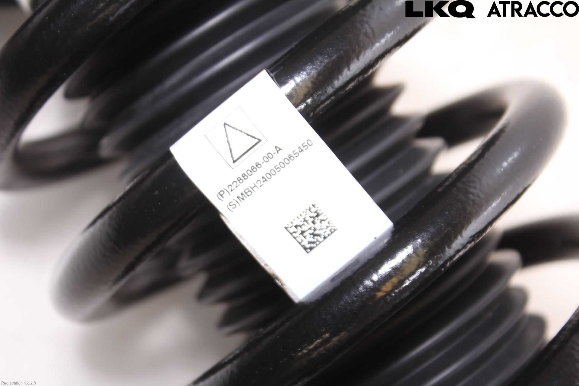 Tesla MODEL Y 21- Fjäderben Fram Höger