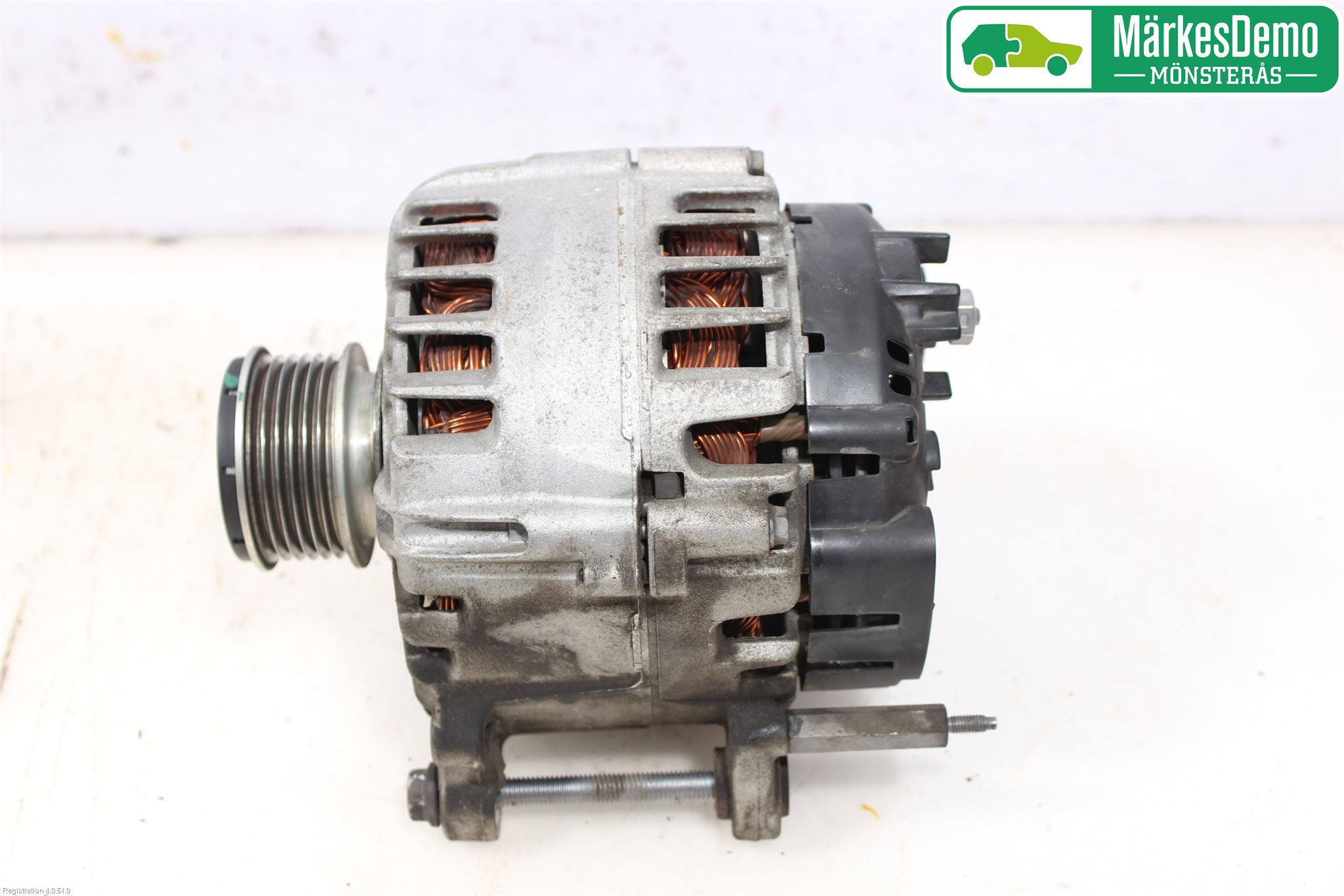 Volkswagen VW GOLF VI 09-13 Generator