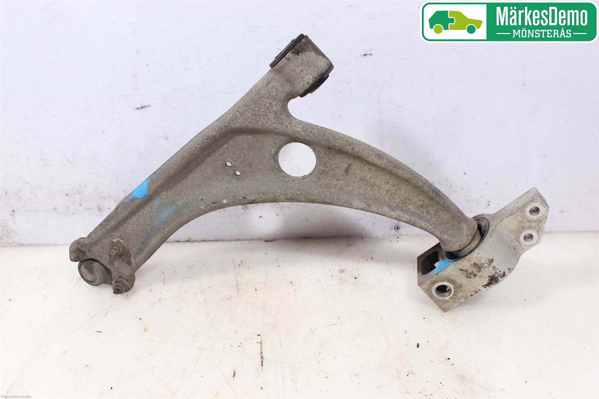 Volkswagen VW PASSAT 05-11 Bärarm Fram Undre Hö