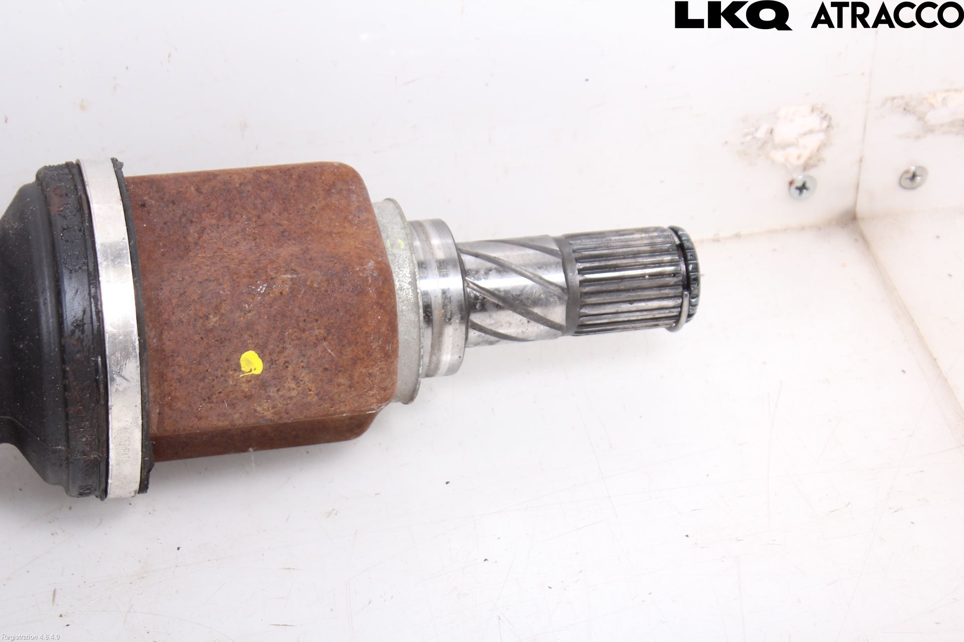 Nissan NOTE E11 06-14 Drivaxel Fram Höger