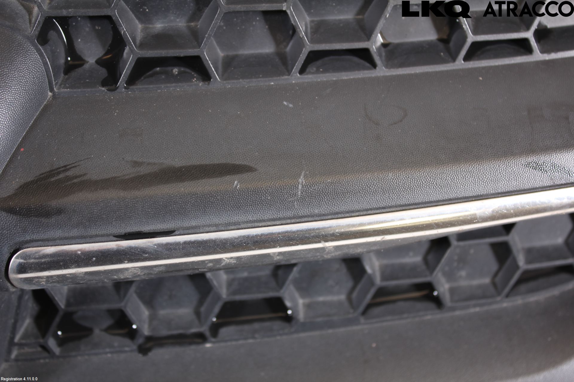 Dacia SANDERO/STEPWAY 13-20 Grill Komp