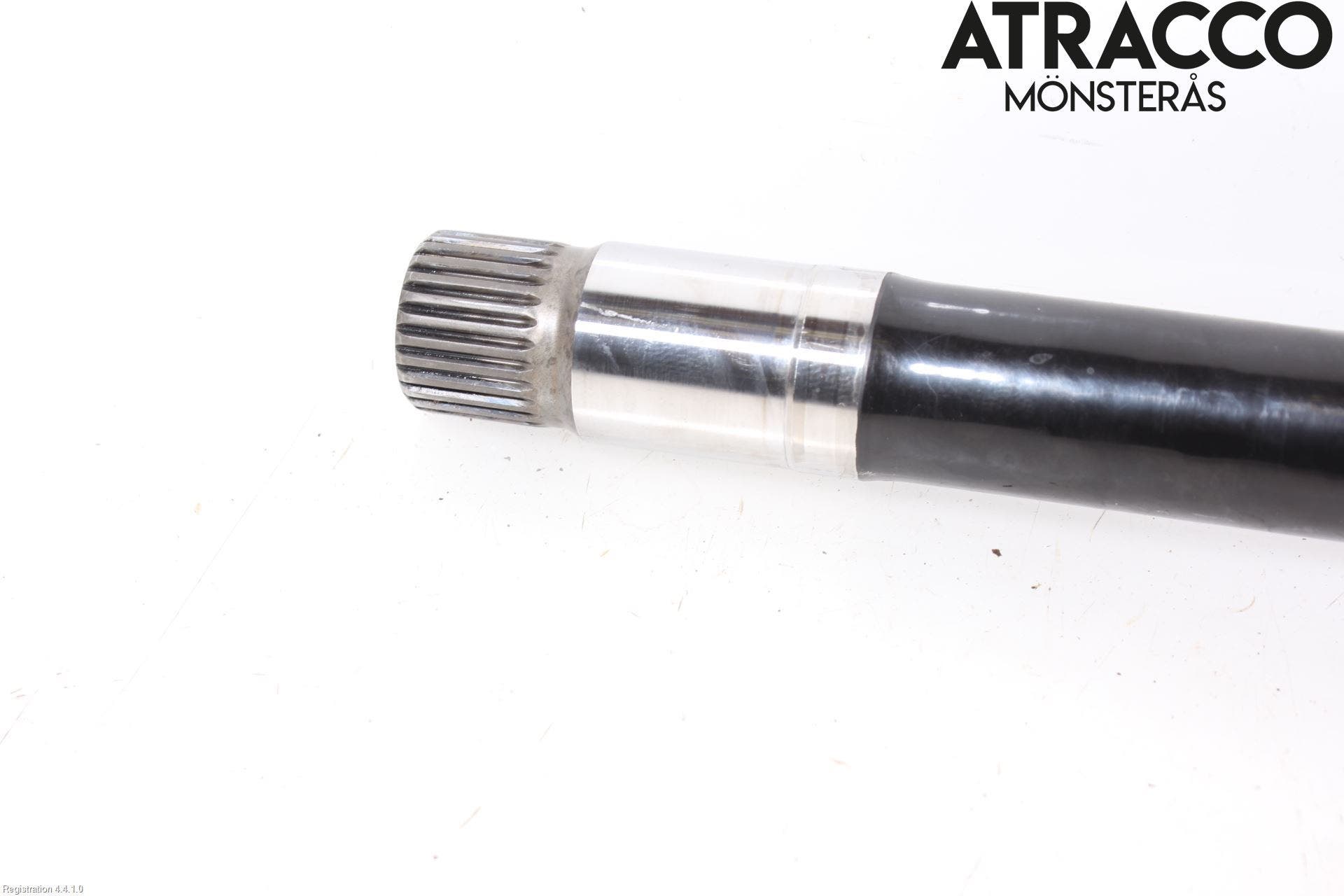 Mercedes-Benz MB GLK-KLASS (X204) 08-16 Drivaxel Fram Vänster