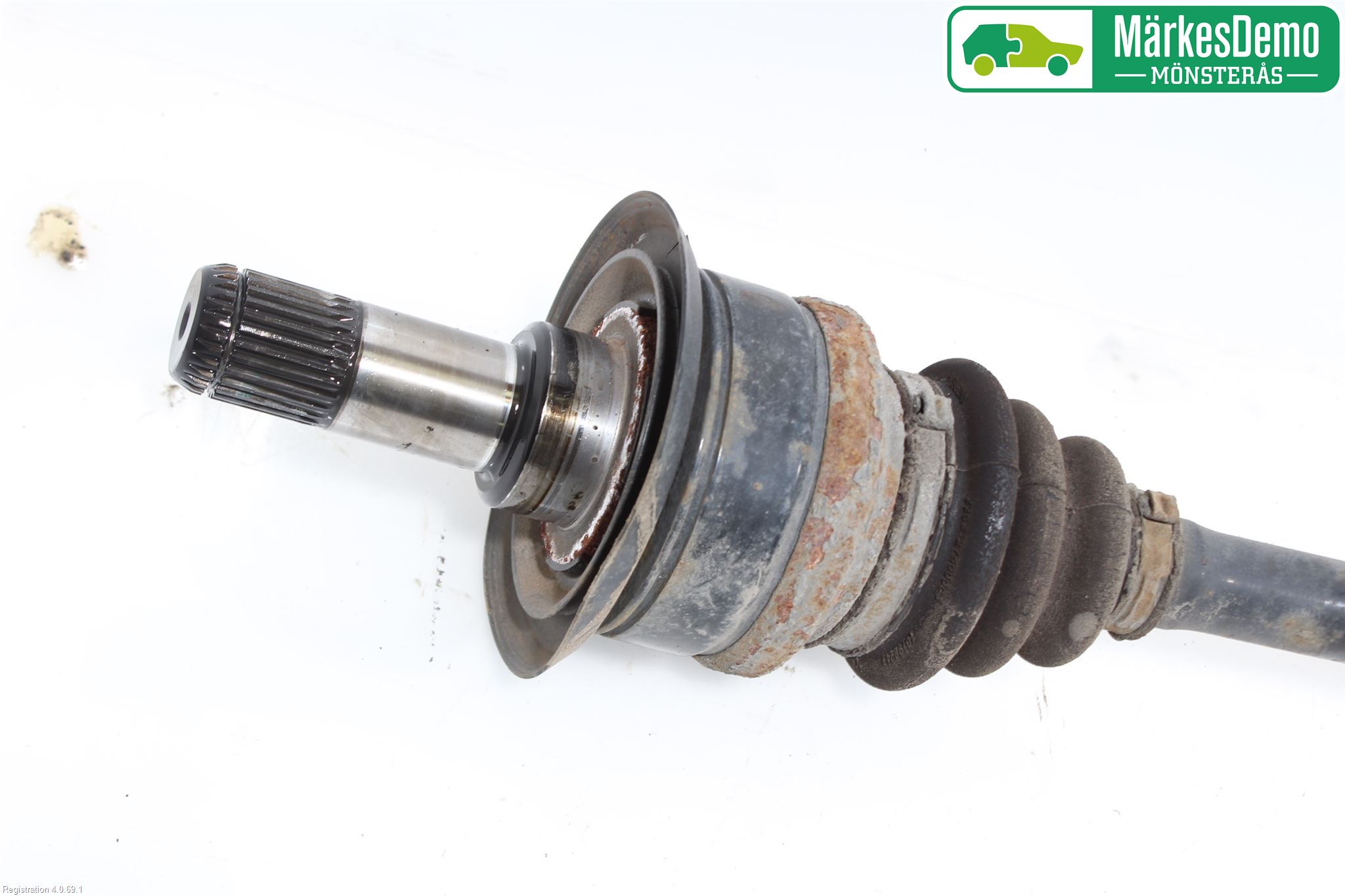 BMW 3 F30/F31/F80 12-19 Drivaxel Bak Vänster