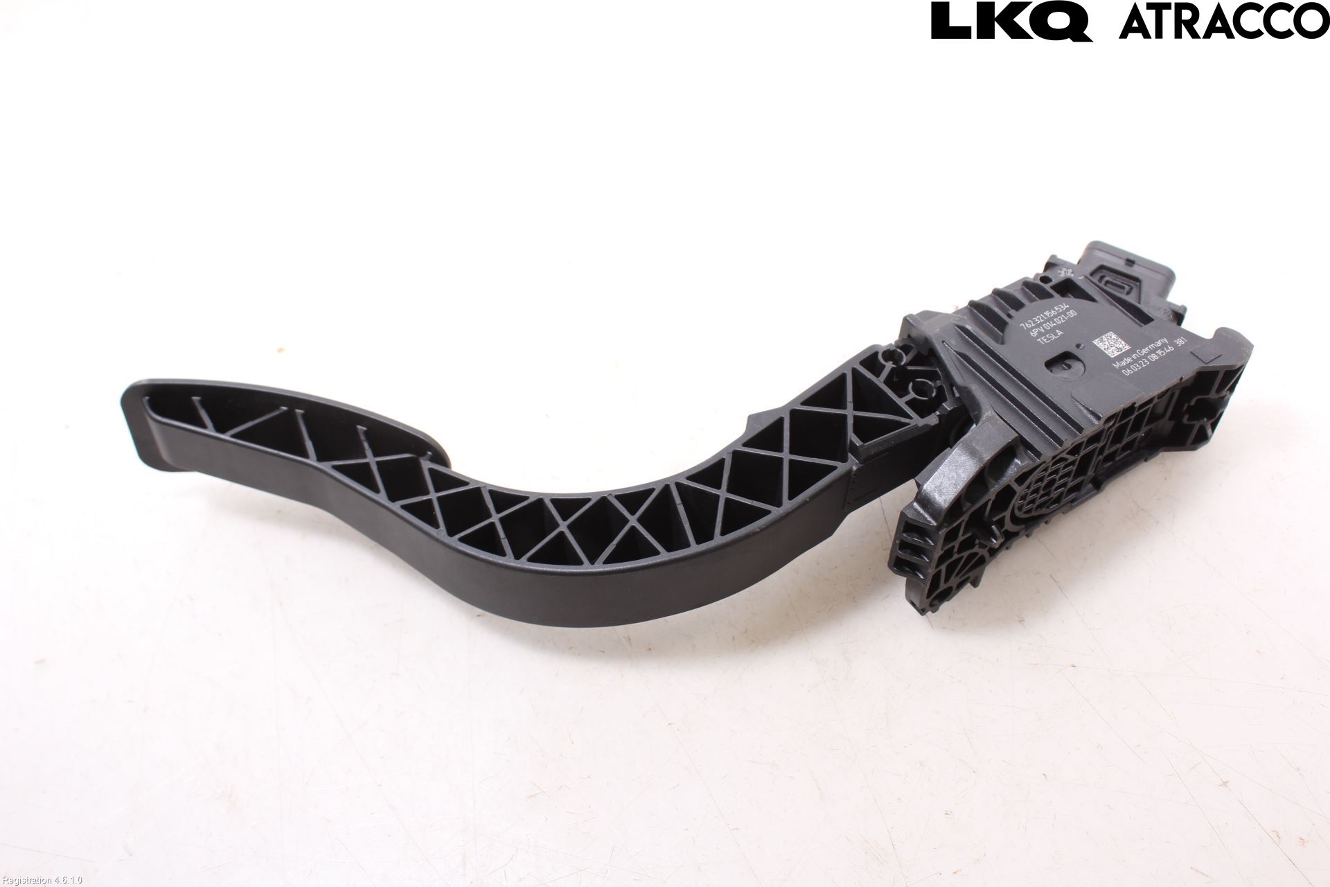 Tesla MODEL Y 21- Gaspedal