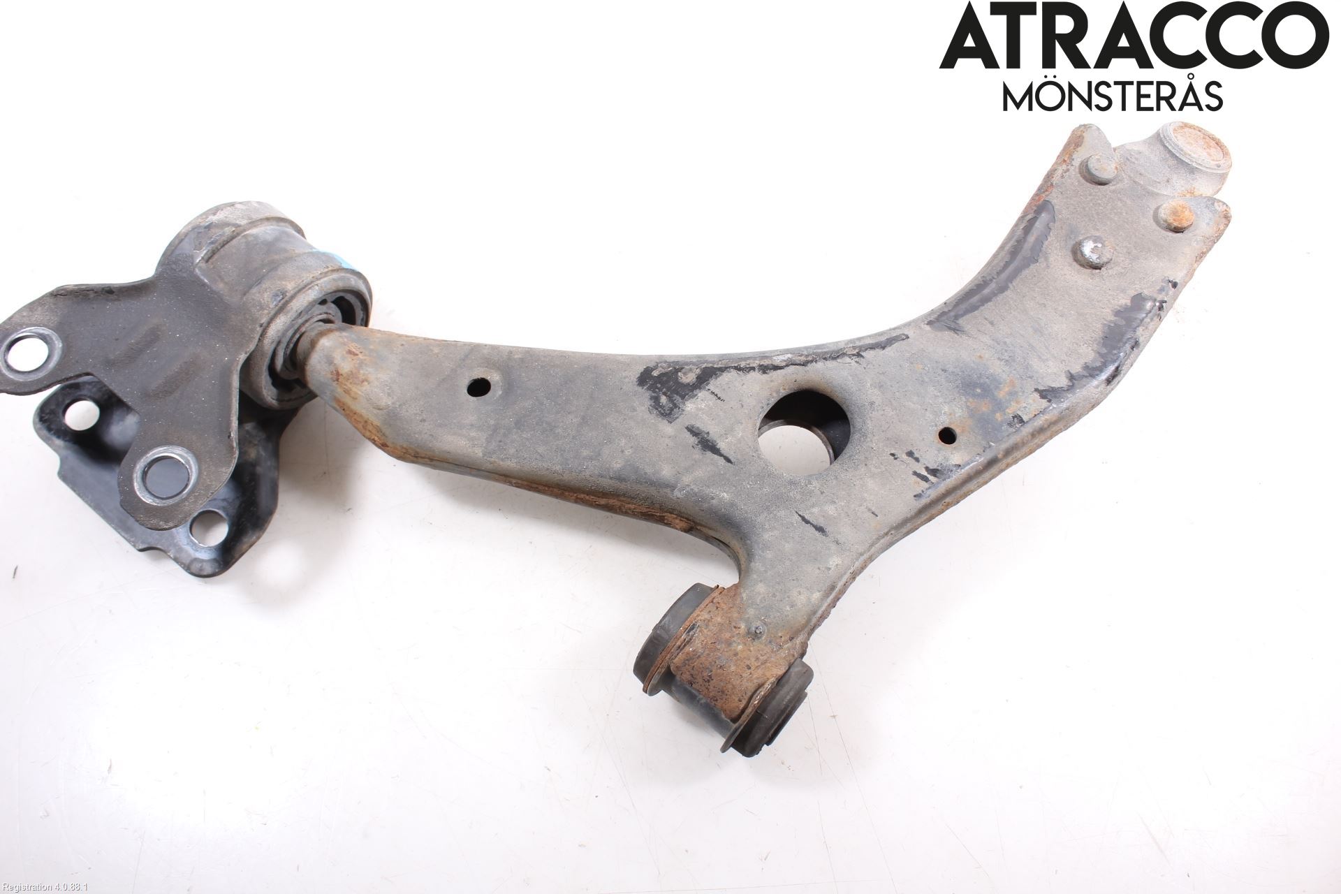 Volvo V40 12-19 Bärarm Fram Undre Hö