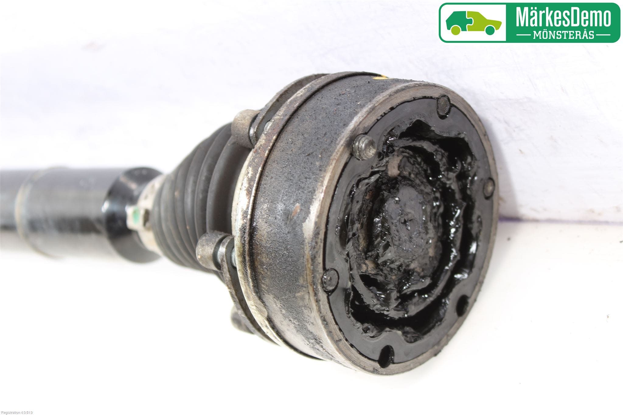 Skoda ROOMSTER Drivaxel Fram Höger