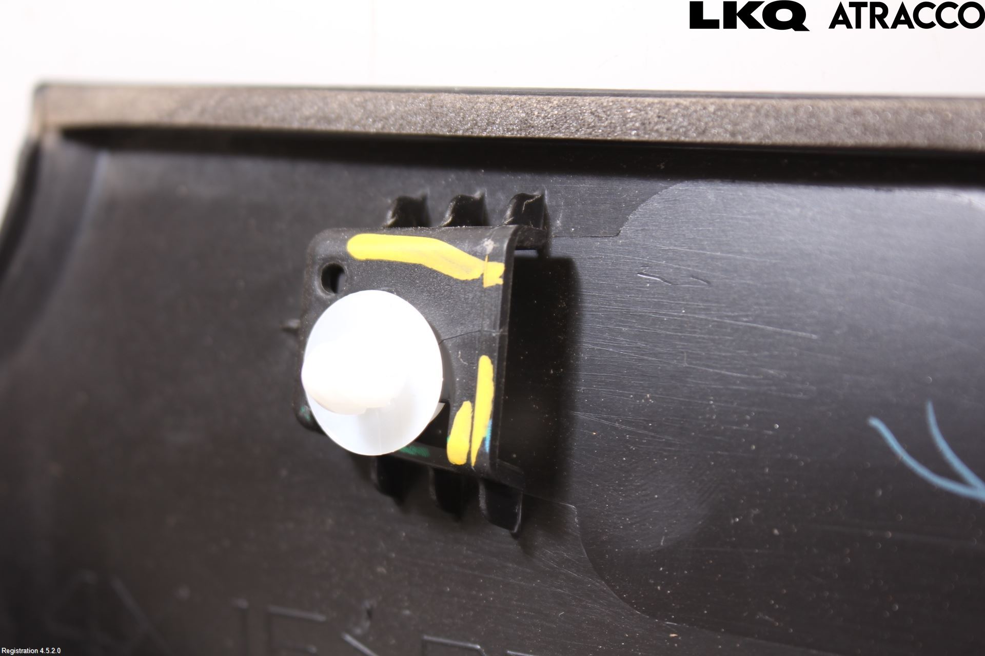 Mitsubishi ECLIPS CROSS Dörr Dekorlist Bak Vä