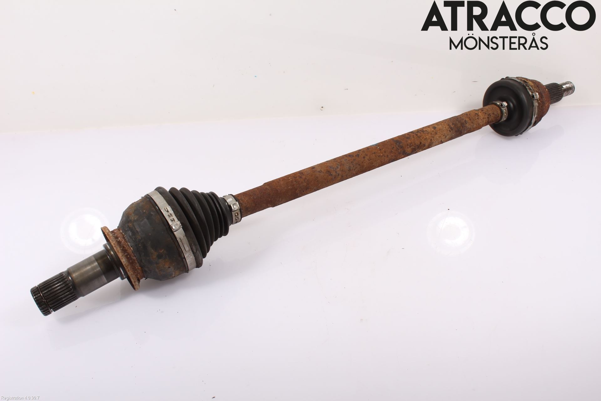 Jaguar XE (X760) 15-24 Drivaxel Bak Höger