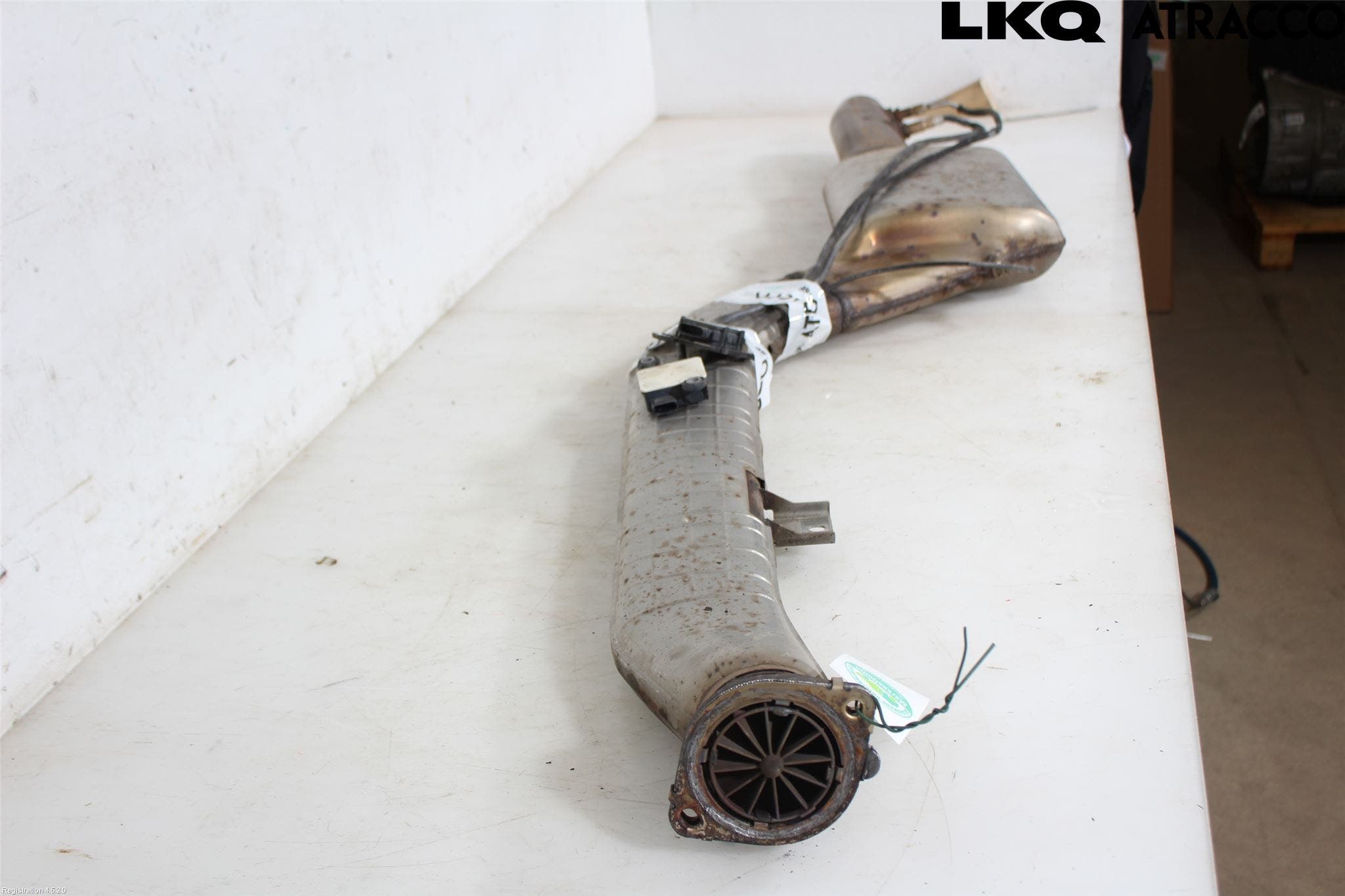 BMW 5 G30/G31/F90 17-23 Avgas Främre Rör