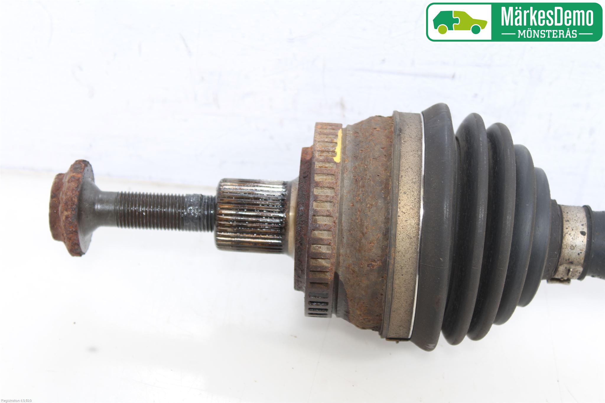 Audi A4/S4 05-07 Drivaxel Fram Höger